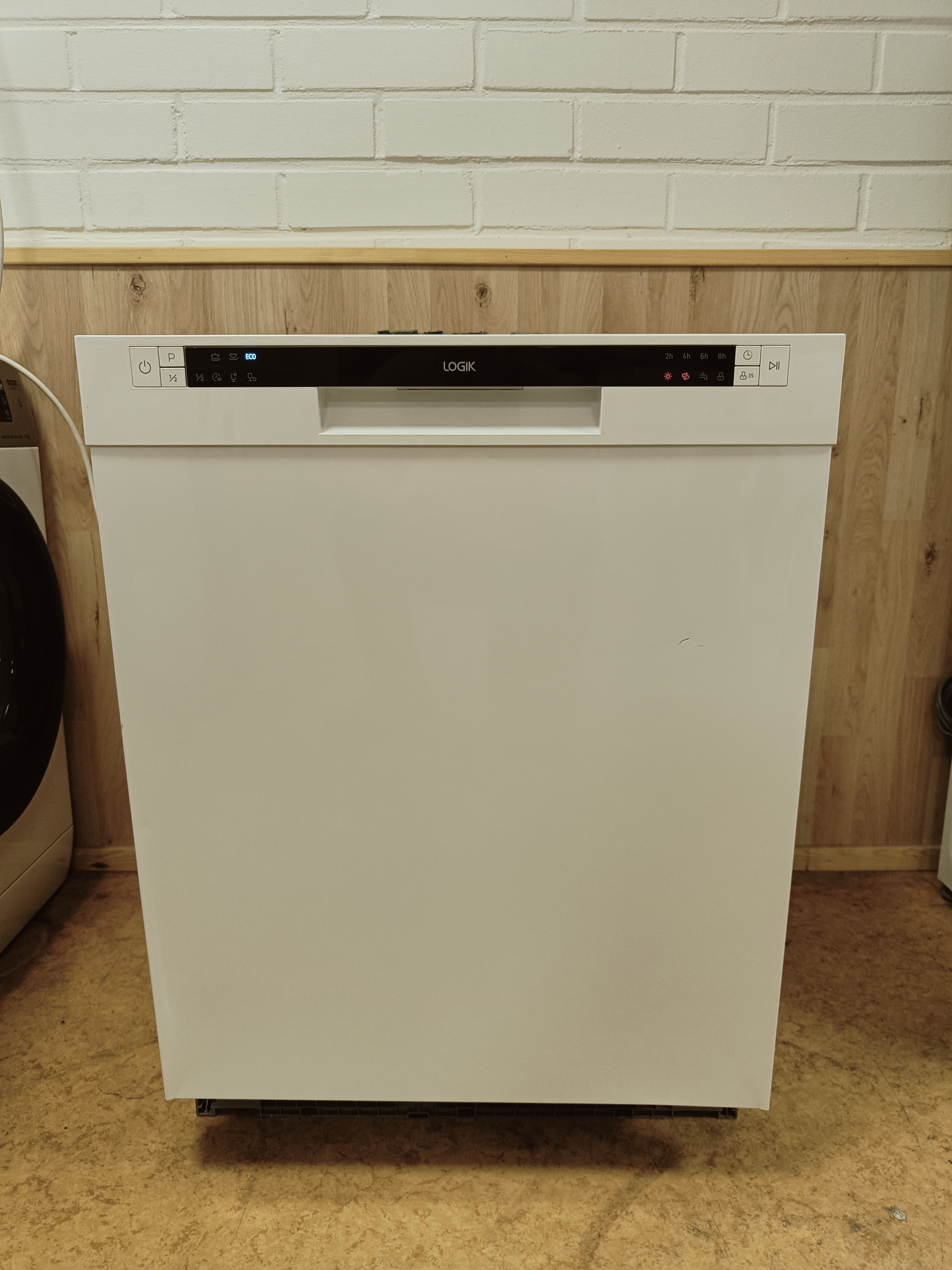 Käyttämätön Logik 60cm tiskikone  