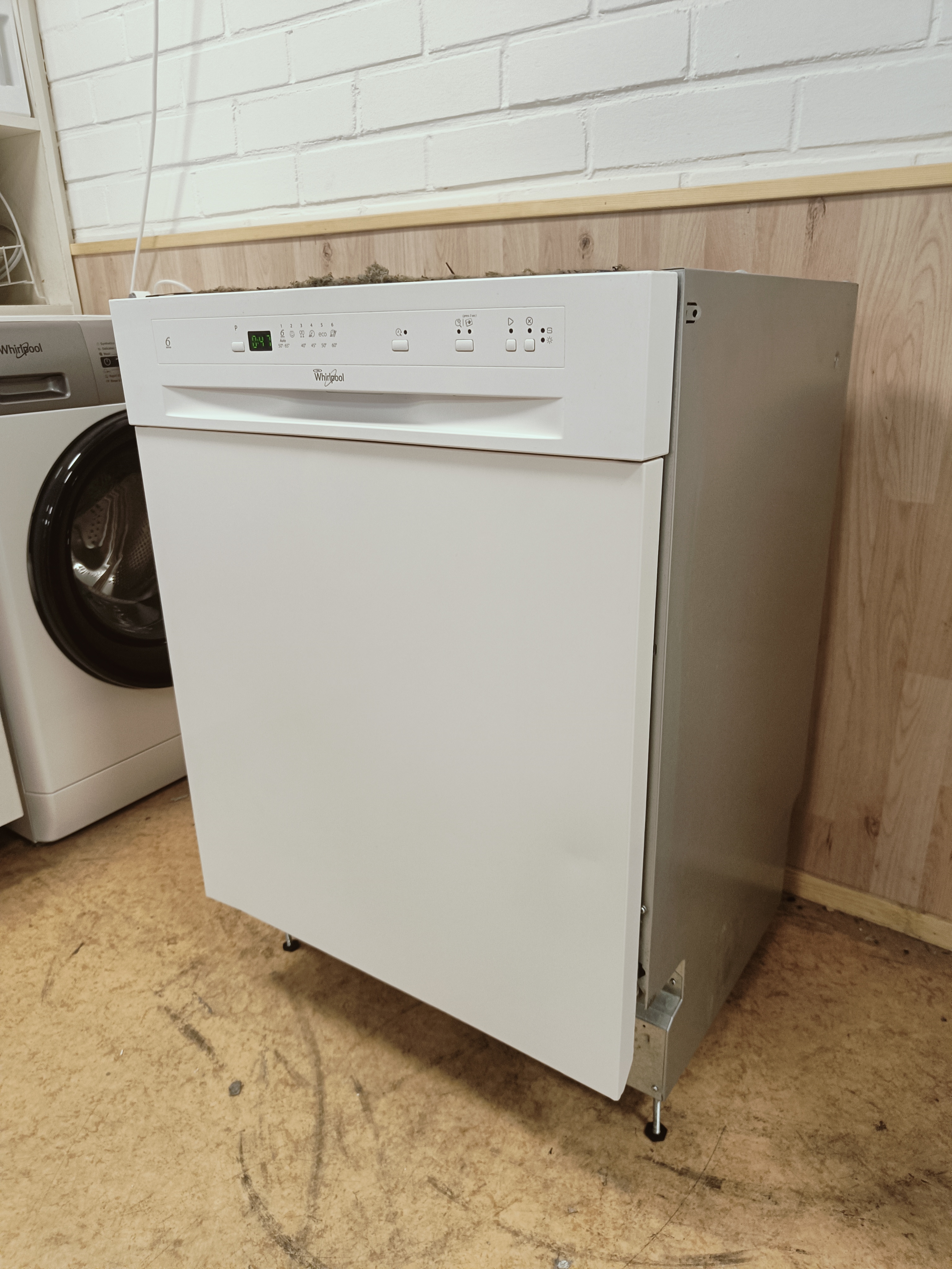 Whirlpool 60cm/3tasoinen tiskikone 