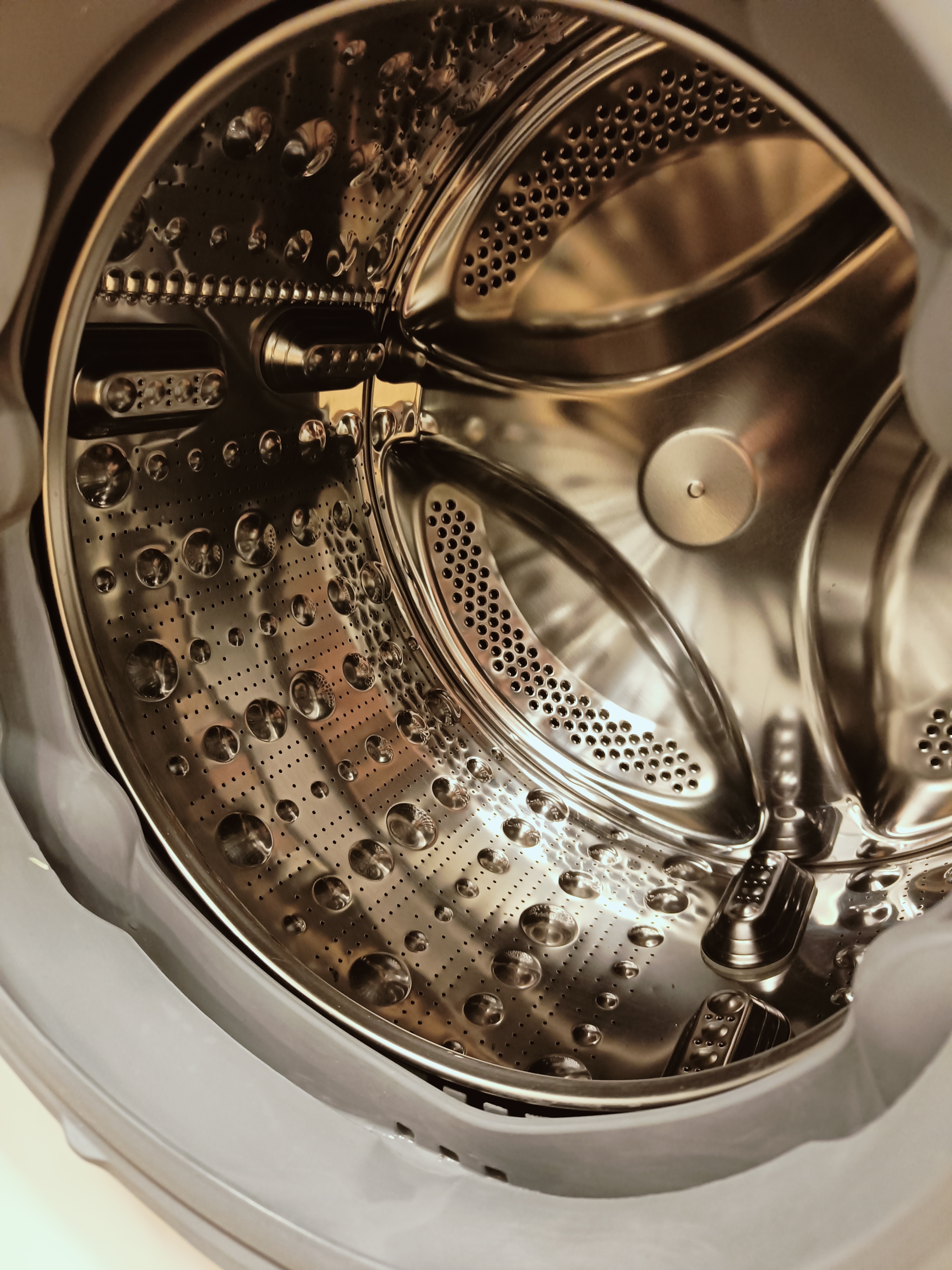 LG ThinQ 9kg pesukone