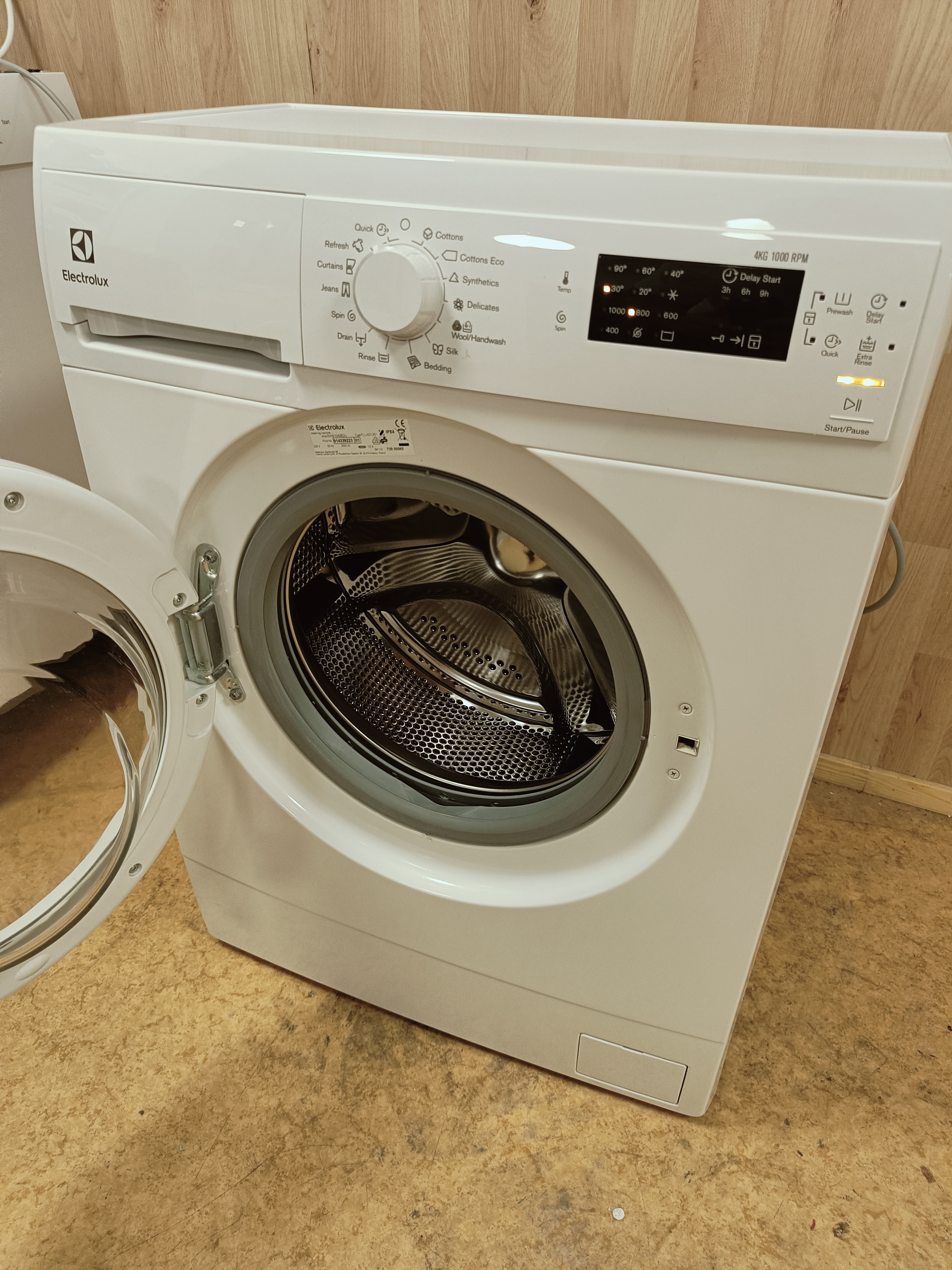 Kapea Electrolux 4kg pesukone 