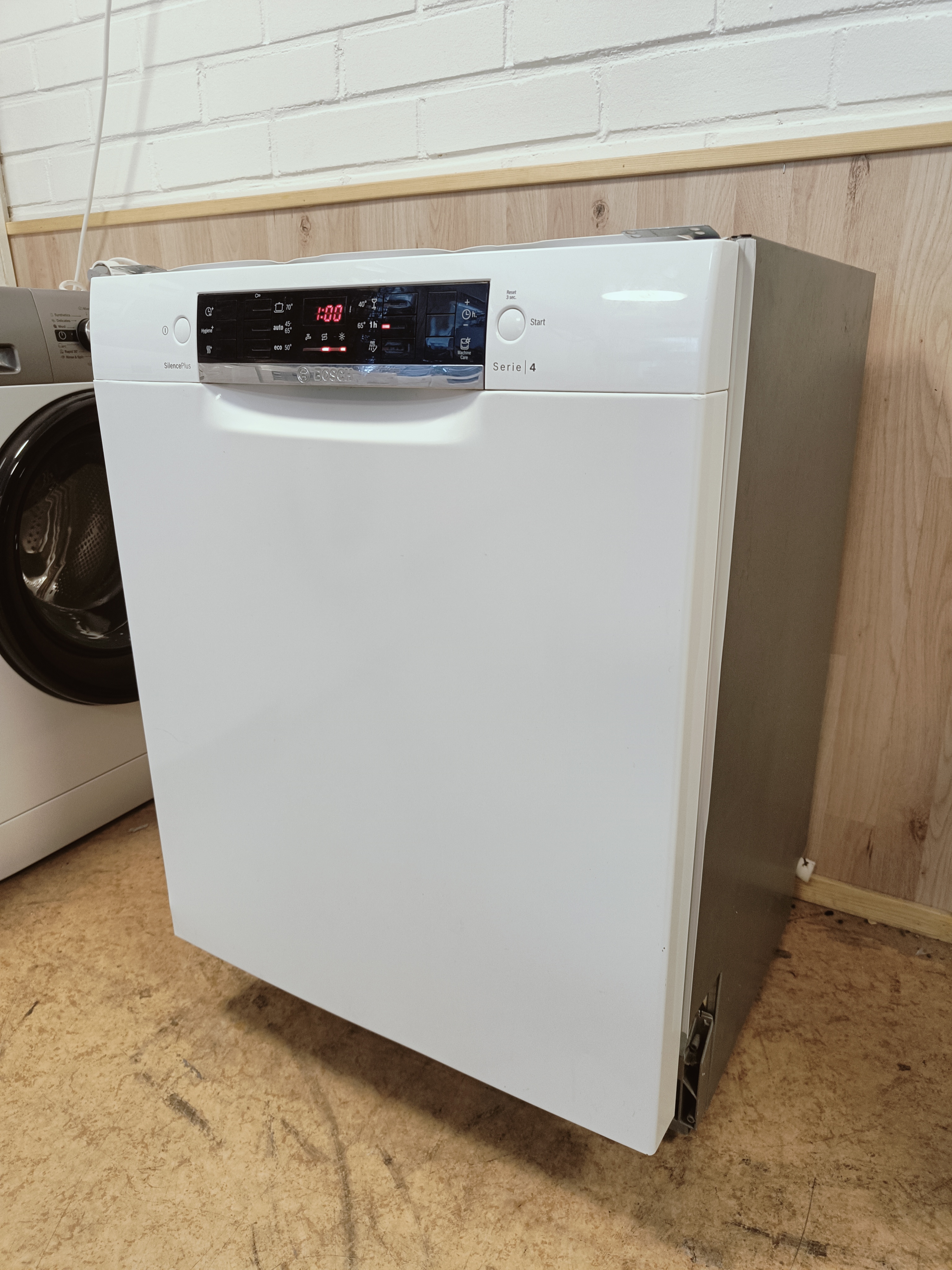 Bosch Serie4 60cm/3tasoinen tiskikone 