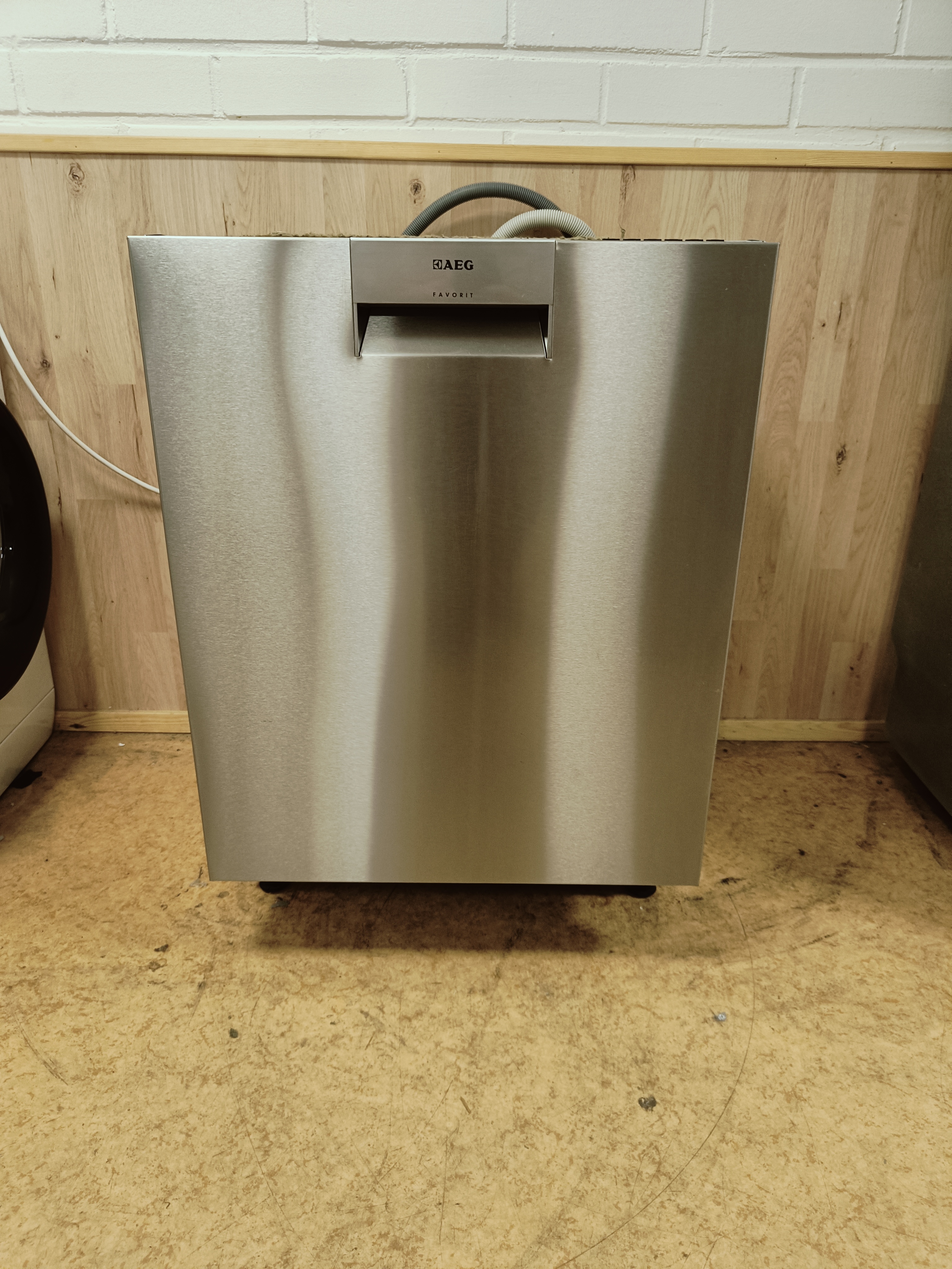 AEG 60cm 3 tasoinen tiskikone 