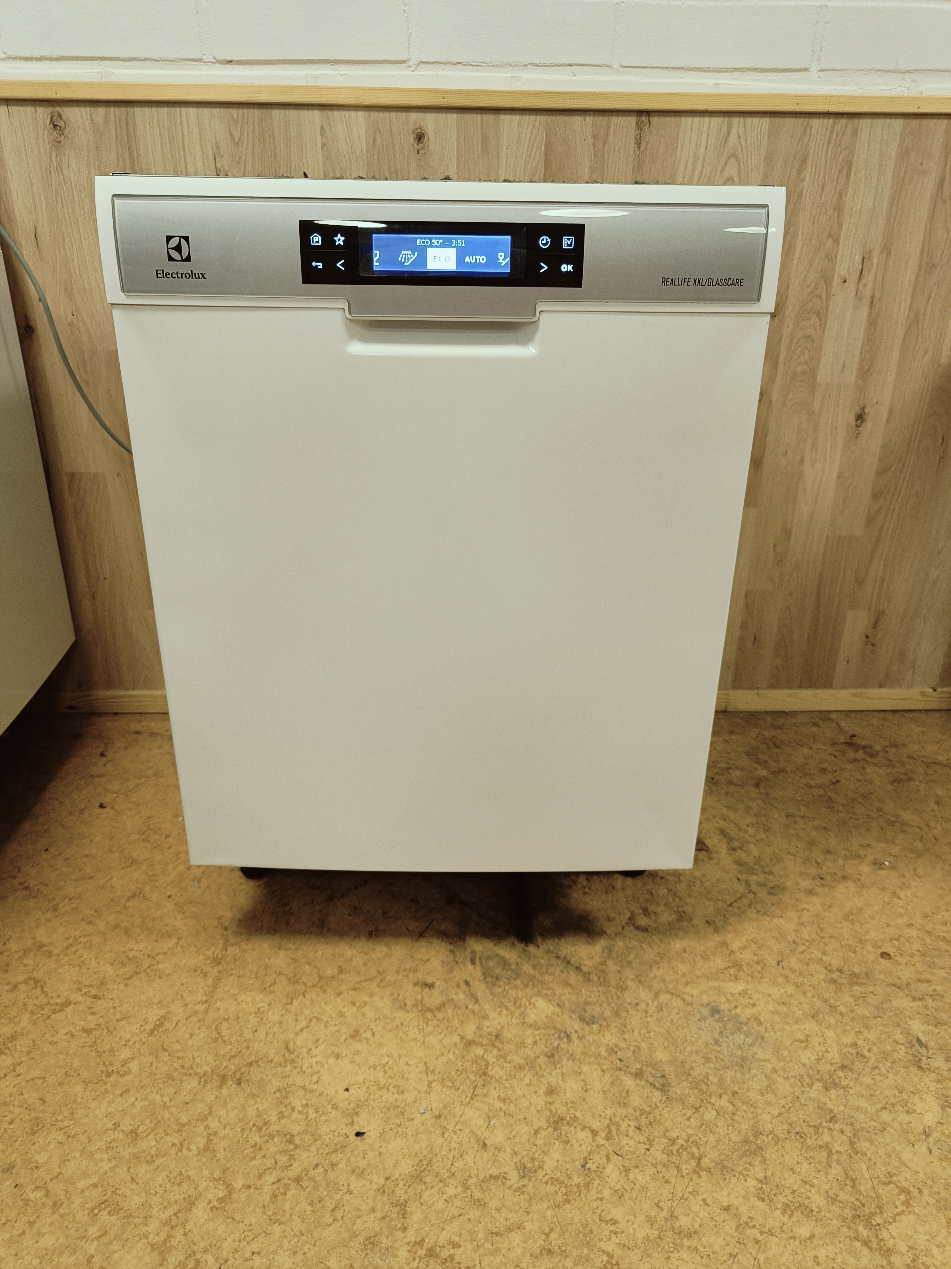Electrolux 60cm/ 3 tasoinen tiskikone 