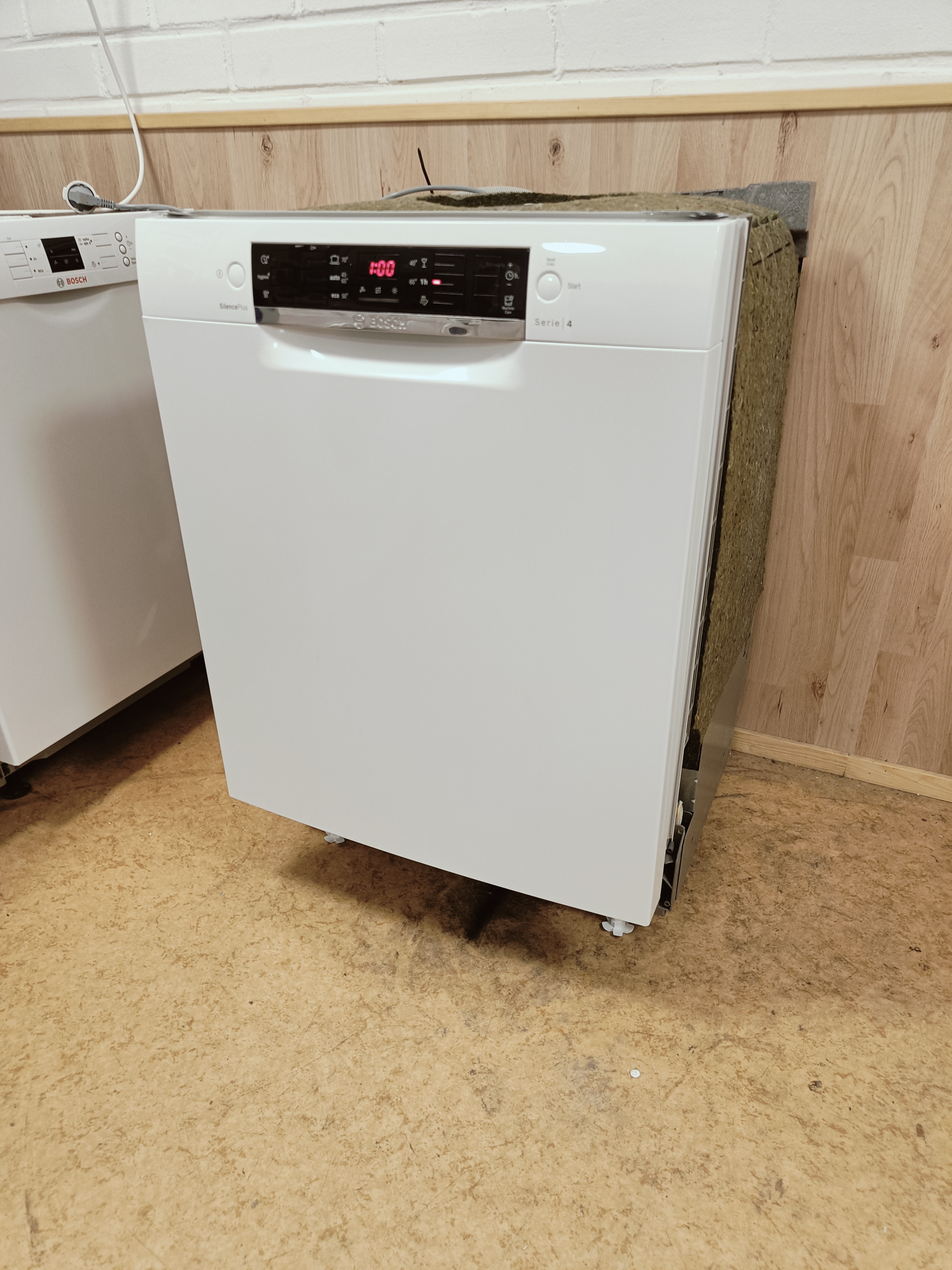 Bosch 60cm/ 3 tasoinen tiskikone 