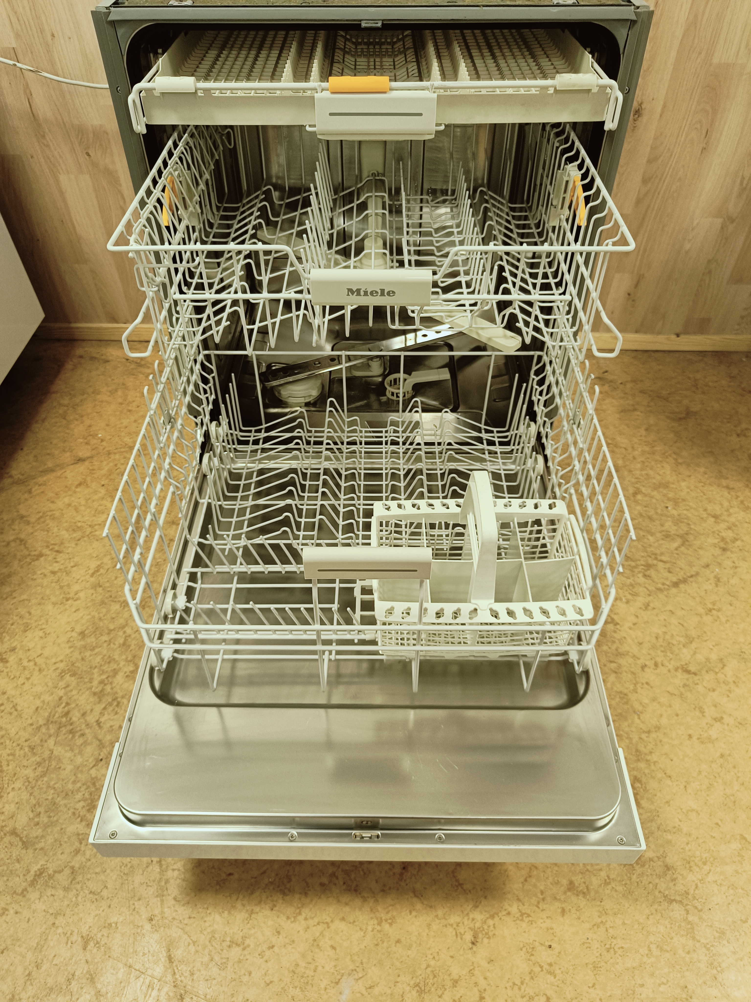 Miele 60cm/ 3tasoinen tiskikone 