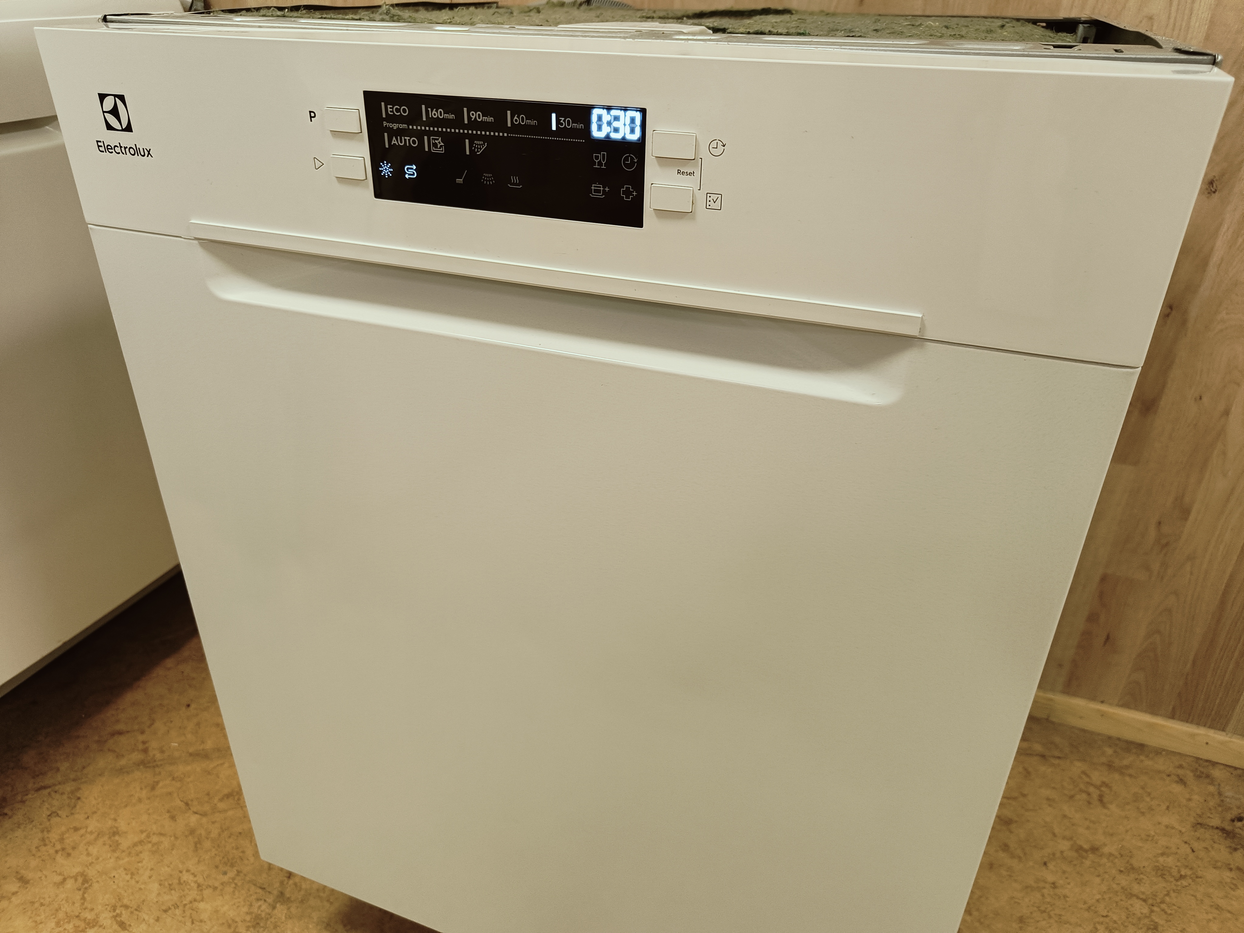 Electrolux 60cm AirDry 