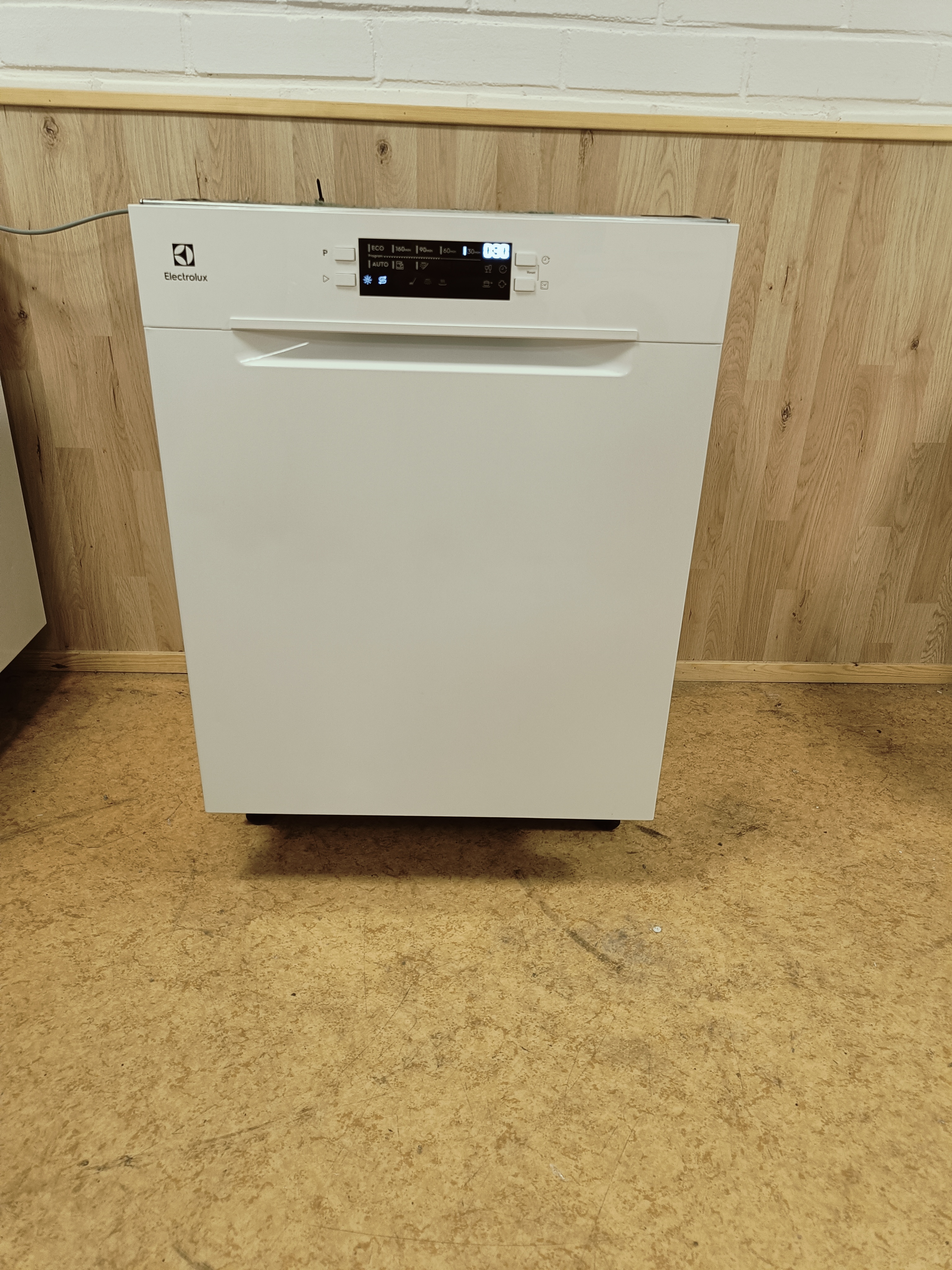 Electrolux 60cm AirDry 