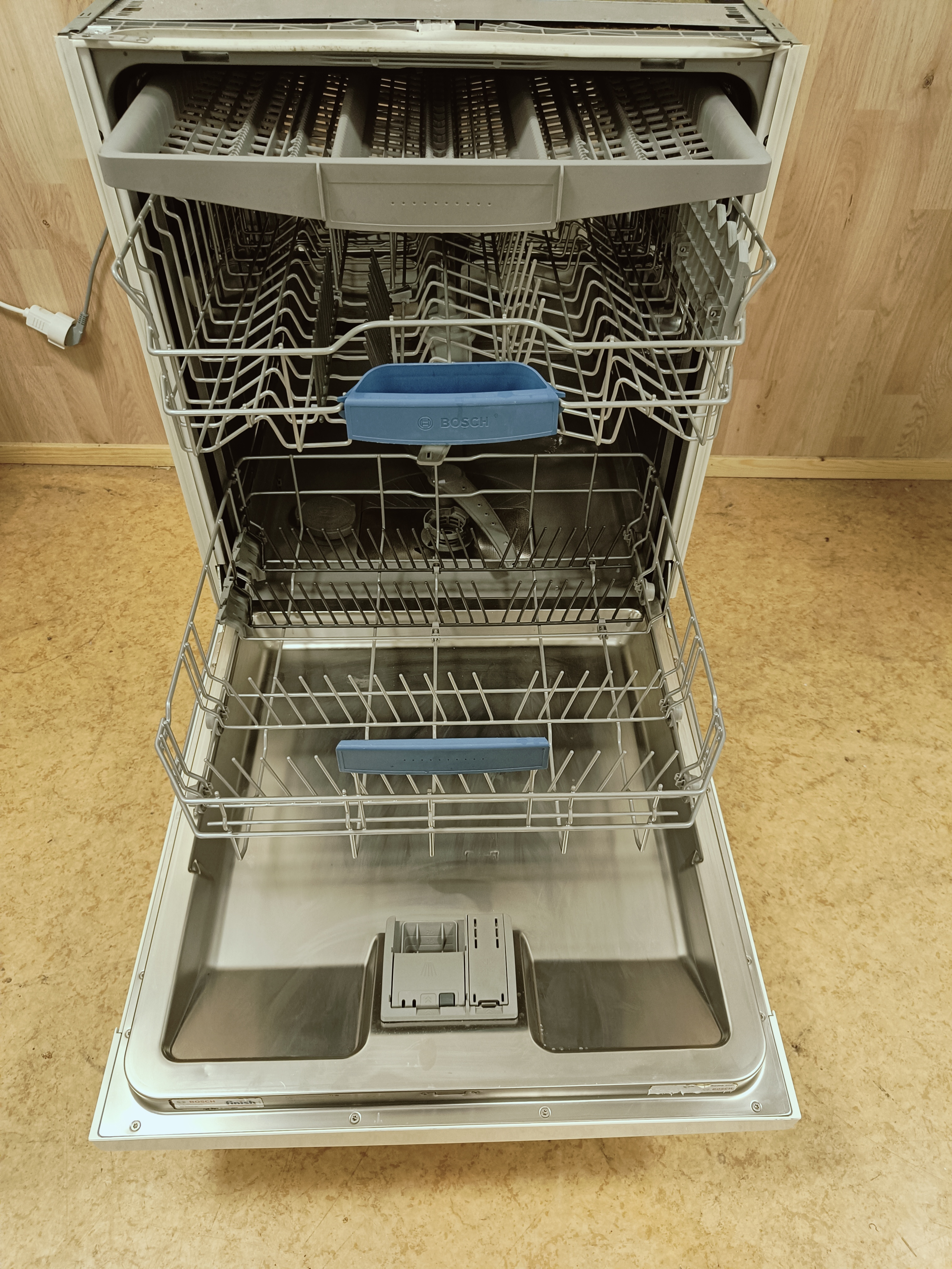 Bosch 60cm/3 tasoinen tiskikone 