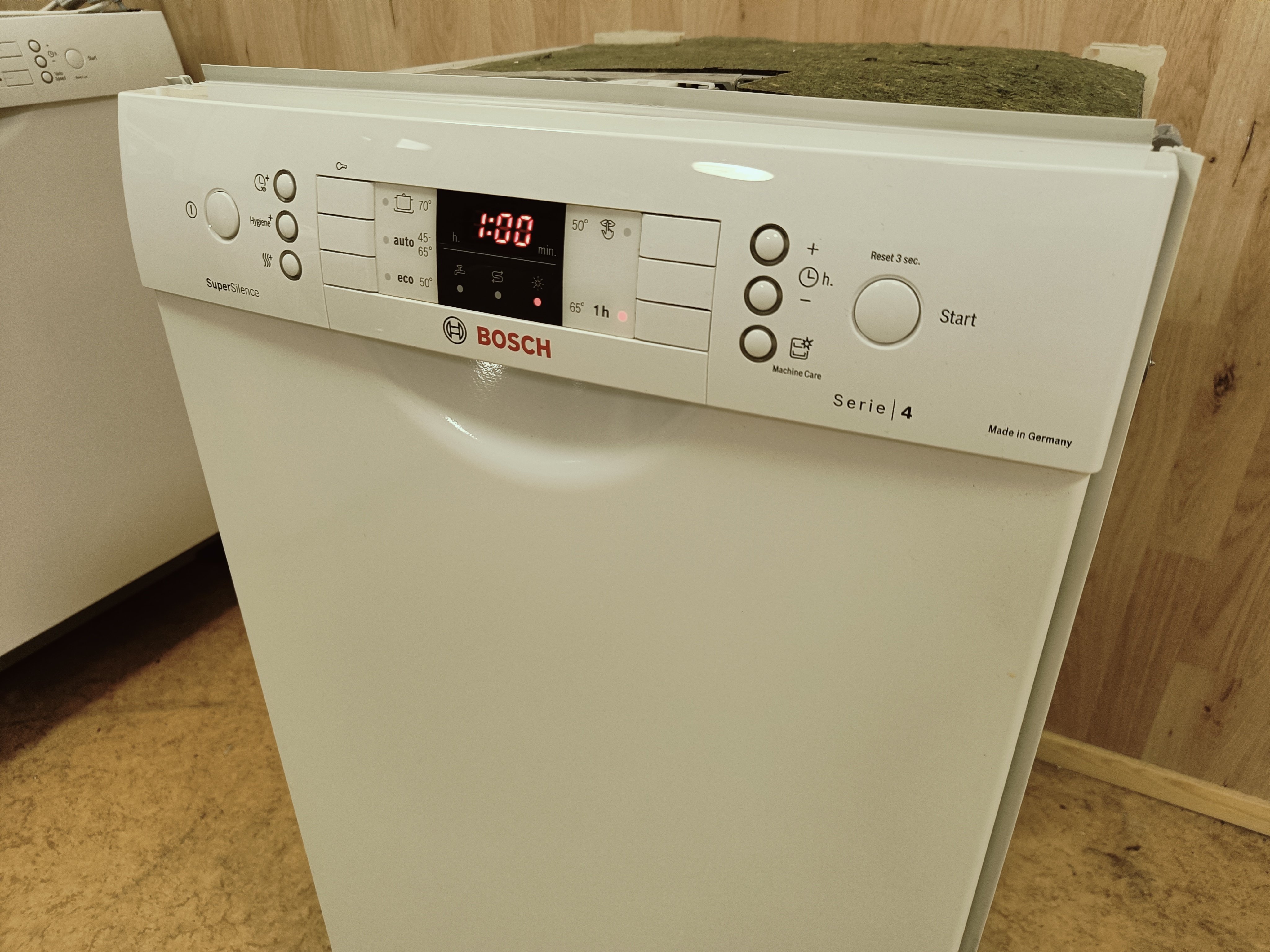 Bosch 45cm/ 3 tasoinen tiskikone 