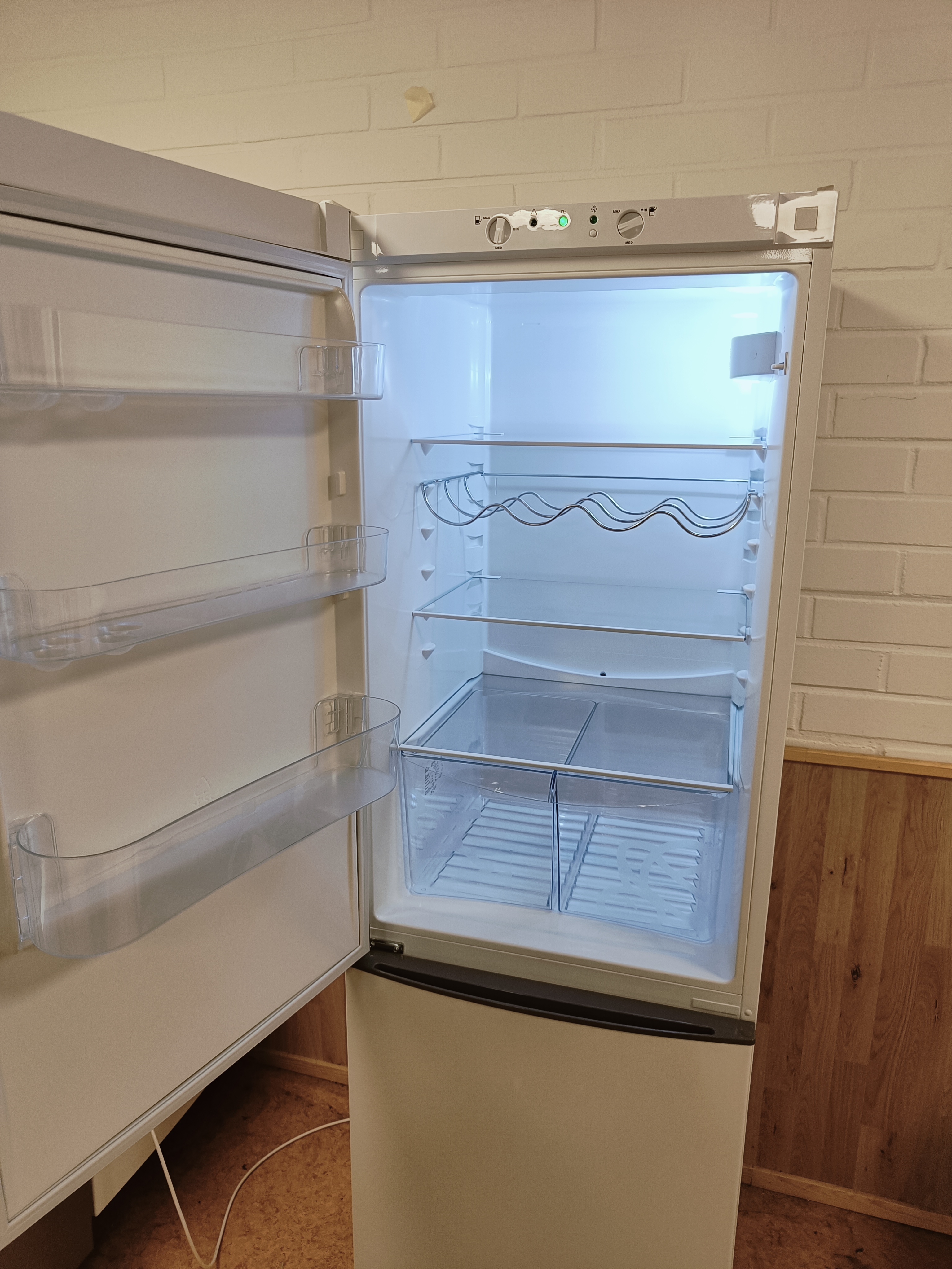 Rosenlew jääkaappipakastin 