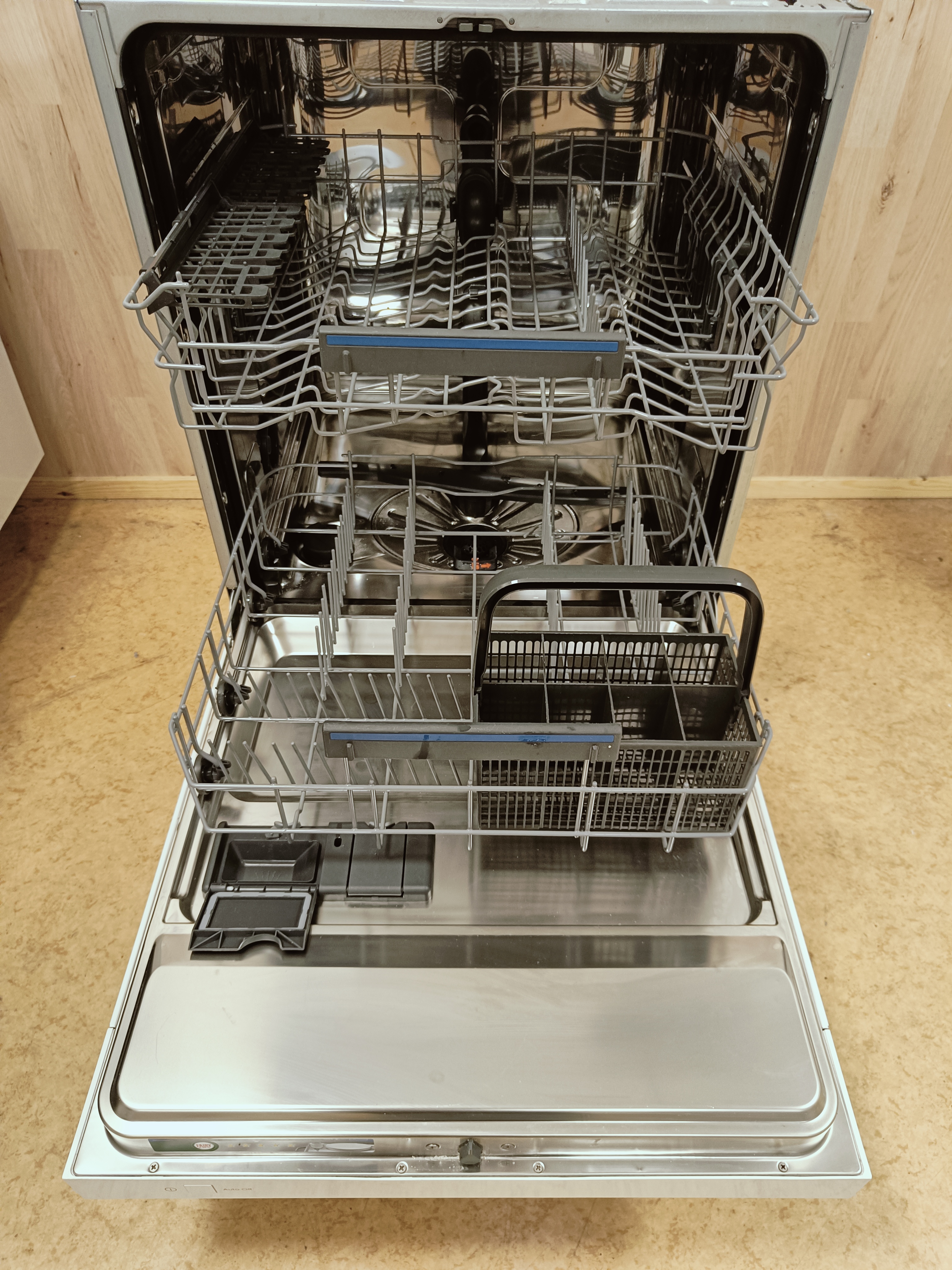 Electrolux 60cm AirDry 