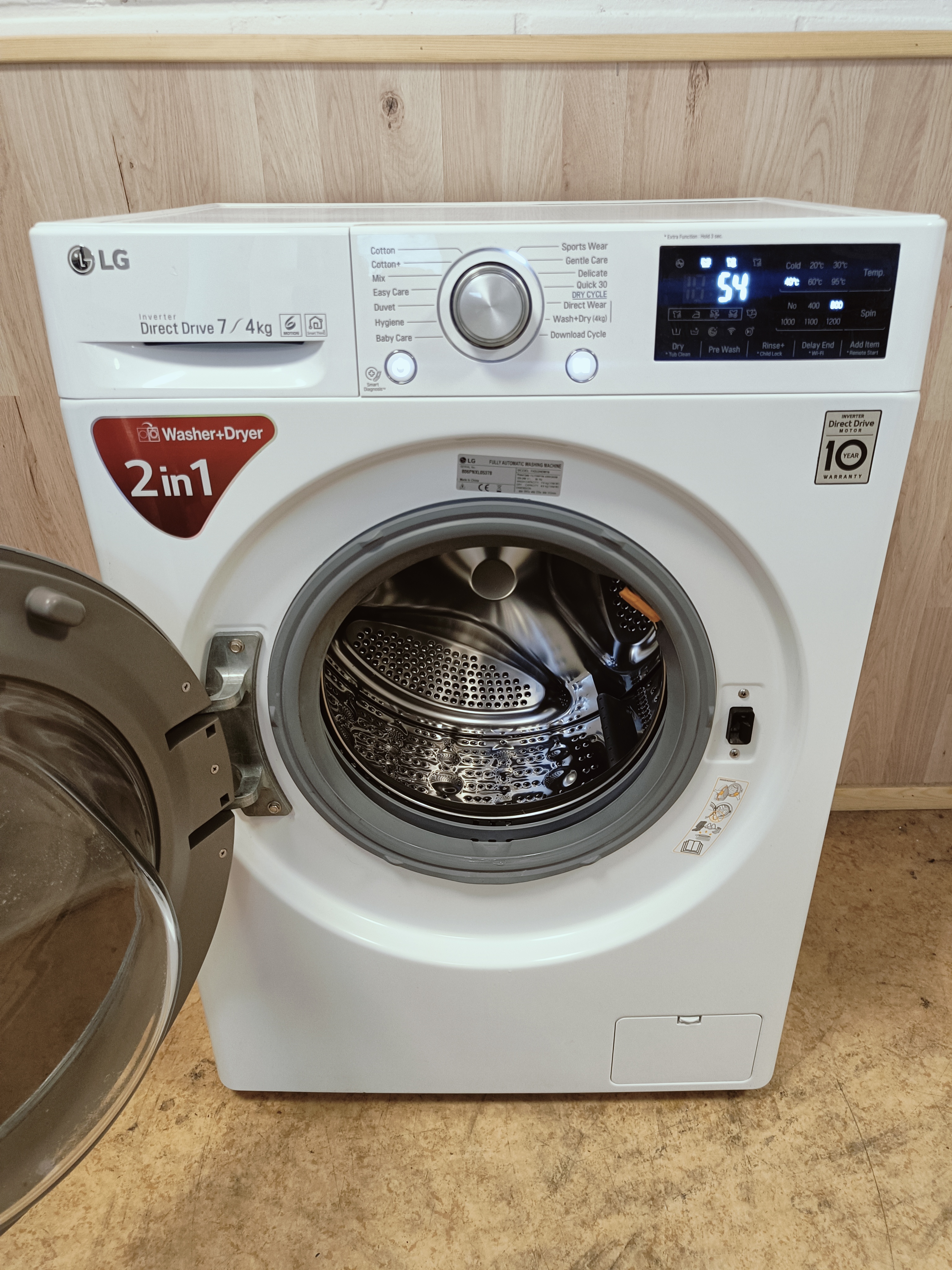 Kapea LG DirectDrive 7/4kg kuivaava pesukone 