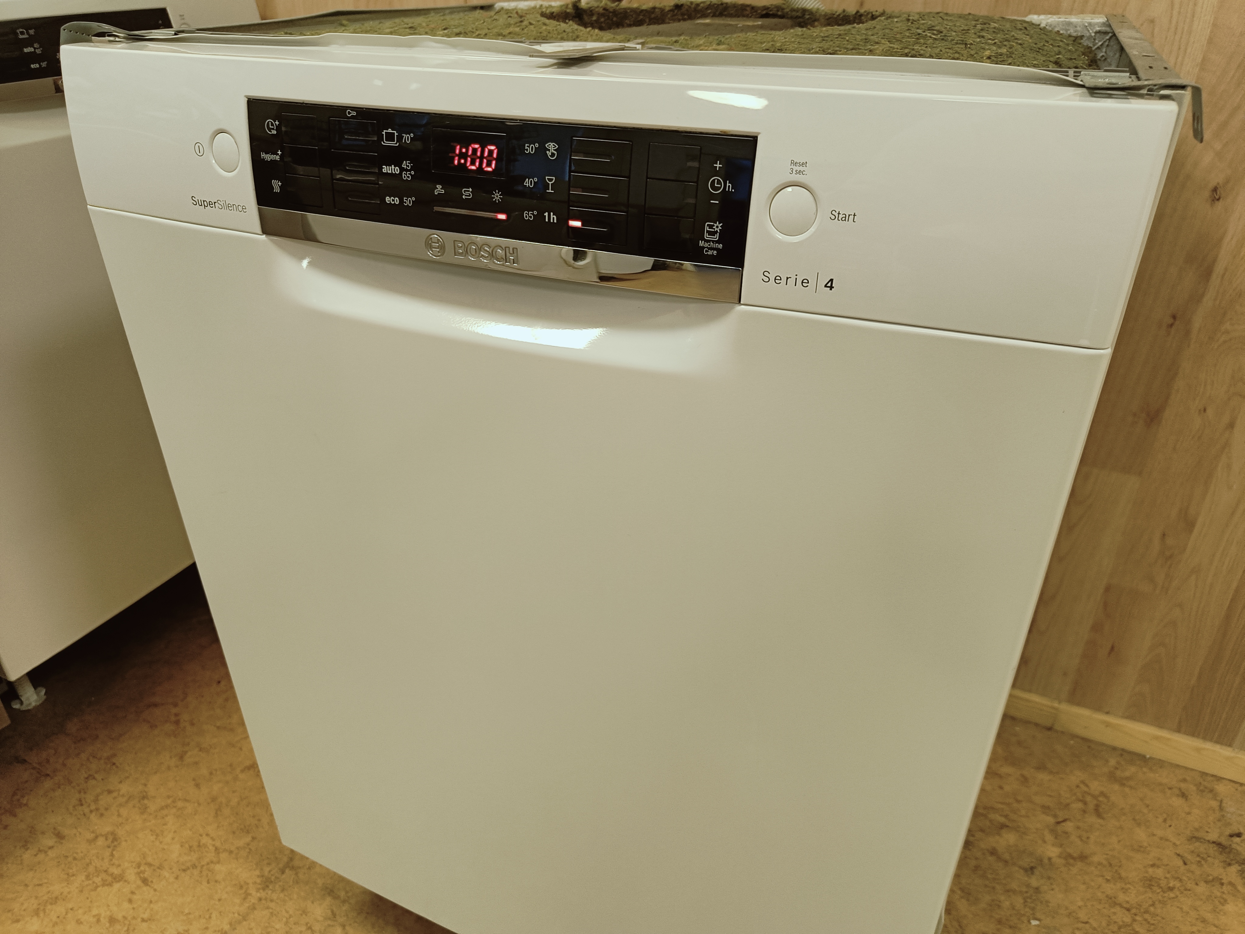 Bosch 60cm/3 tasoinen tiskikone 