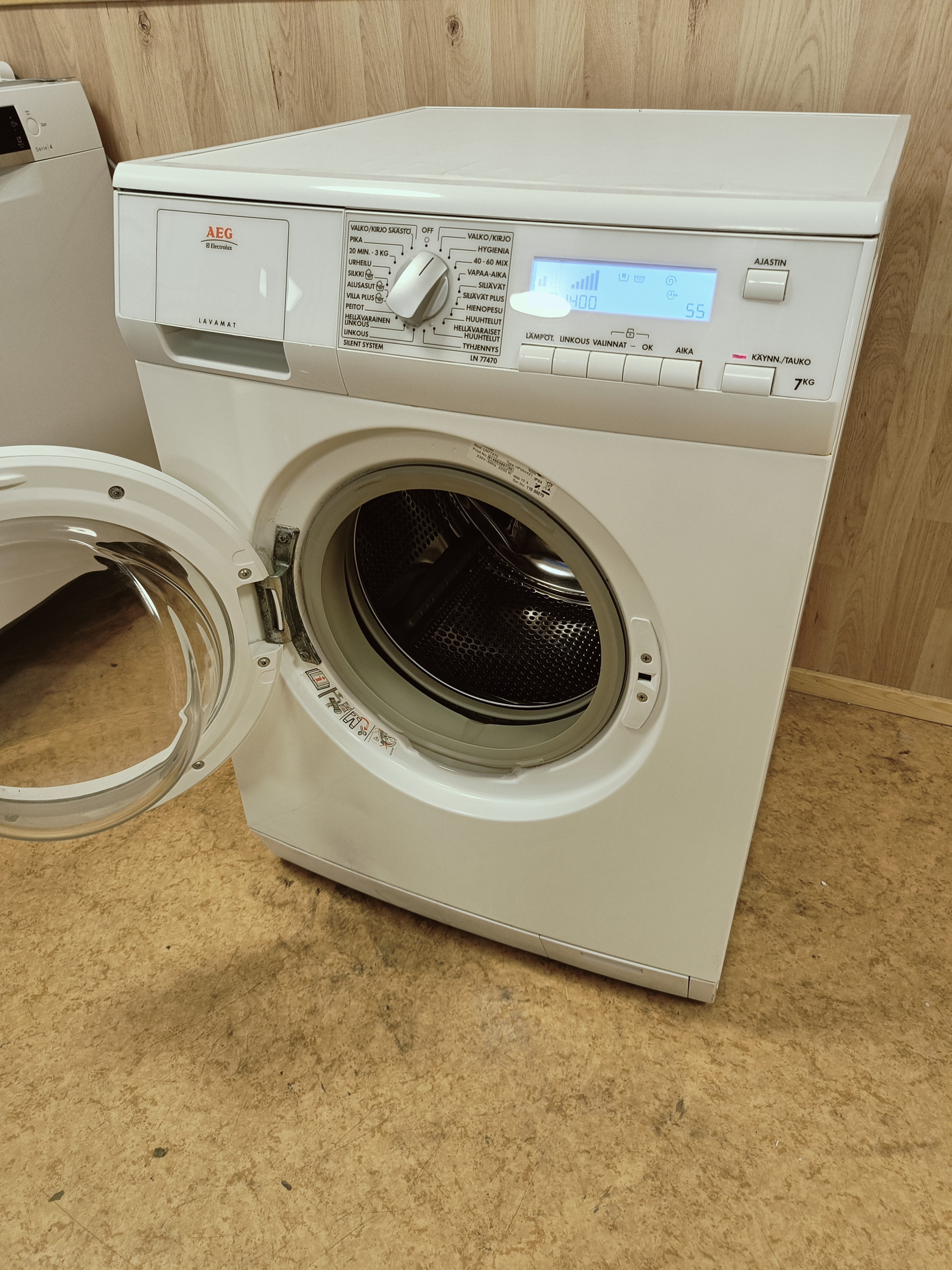 AEG 7kg pesukone 