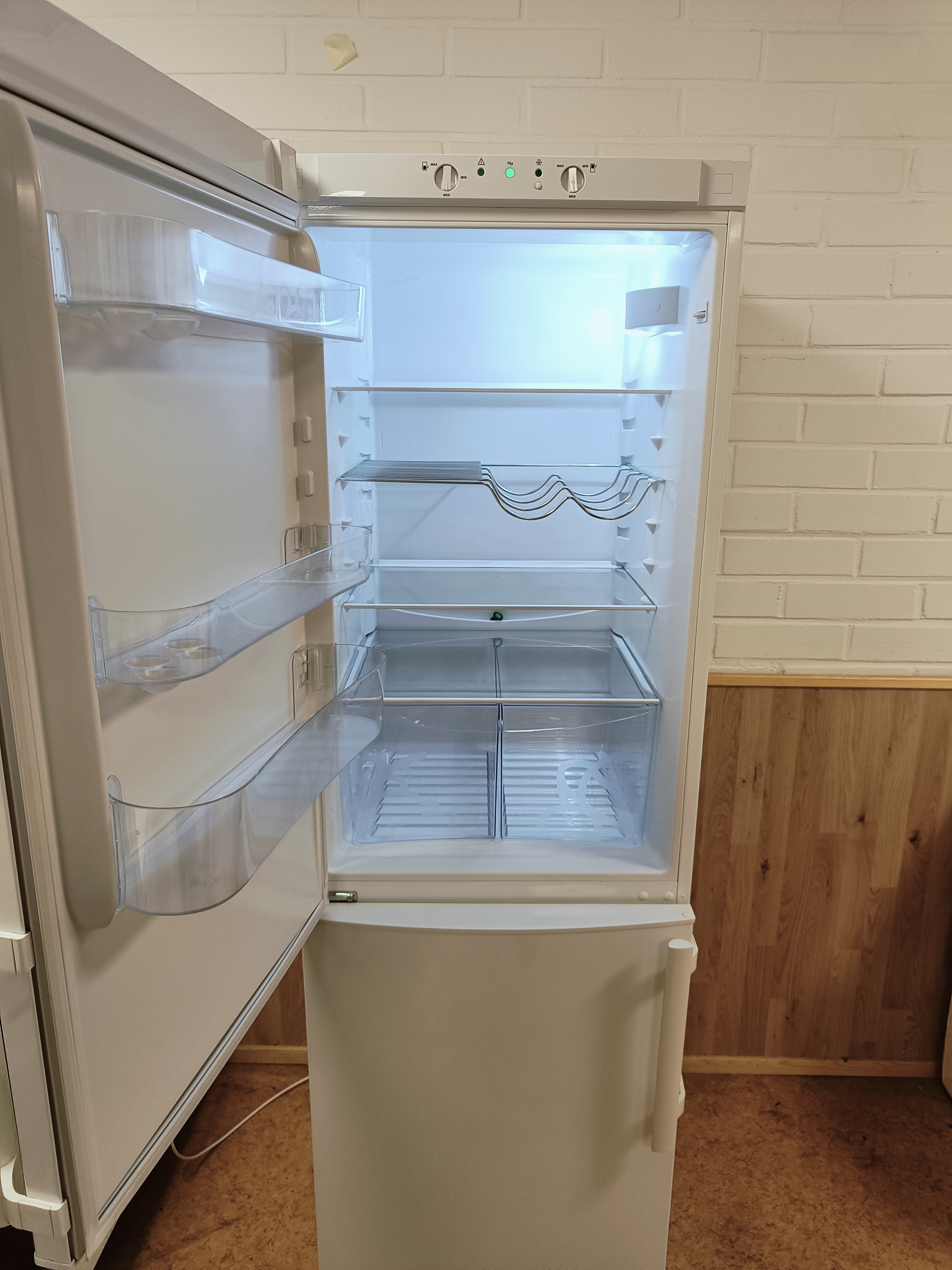 Rosenlew jääkaappipakastin 