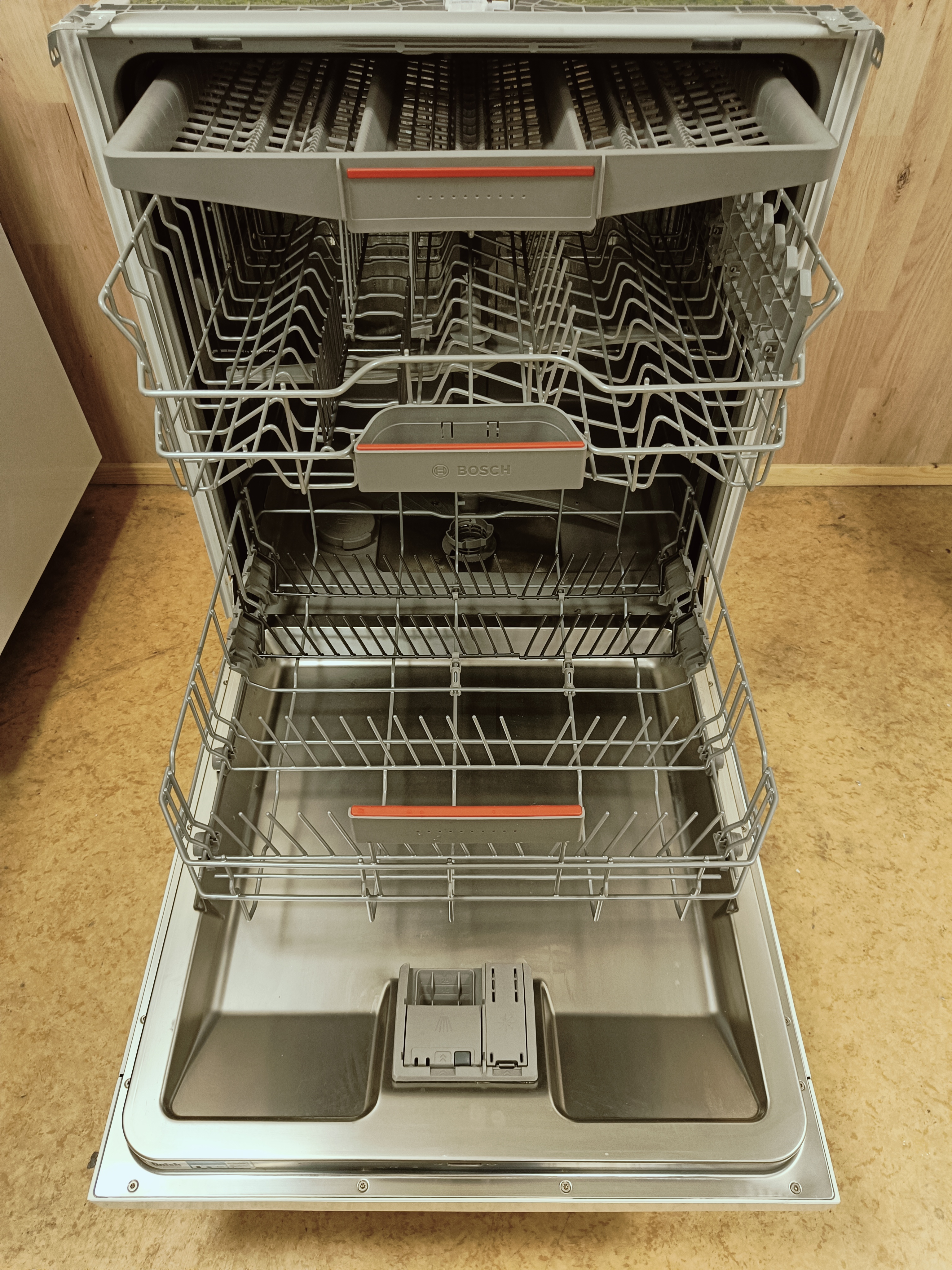 Bosch 60cm/ 3 tasoinen tiskikone 