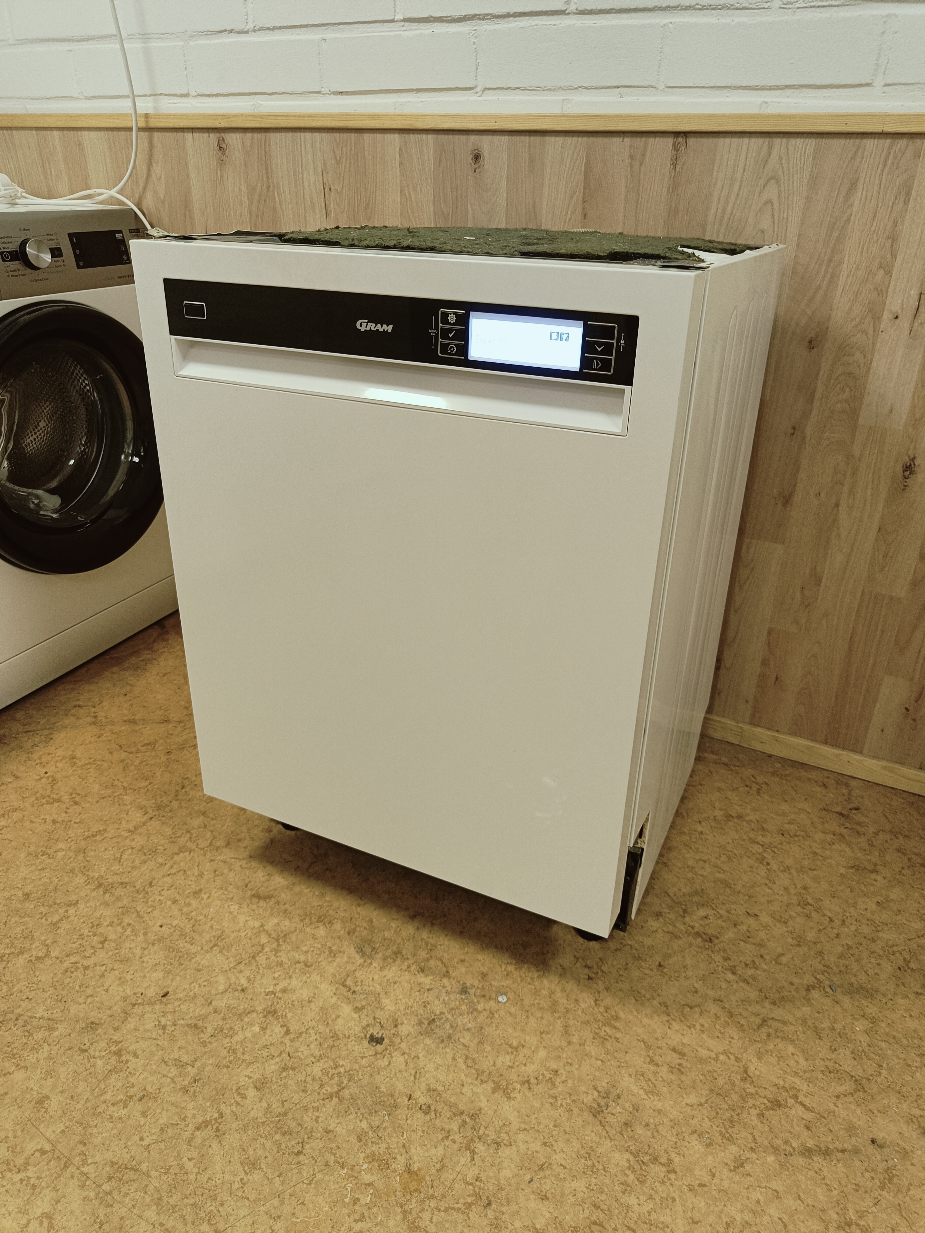 Gram 60cm/ 3 tasoinen tiskikone