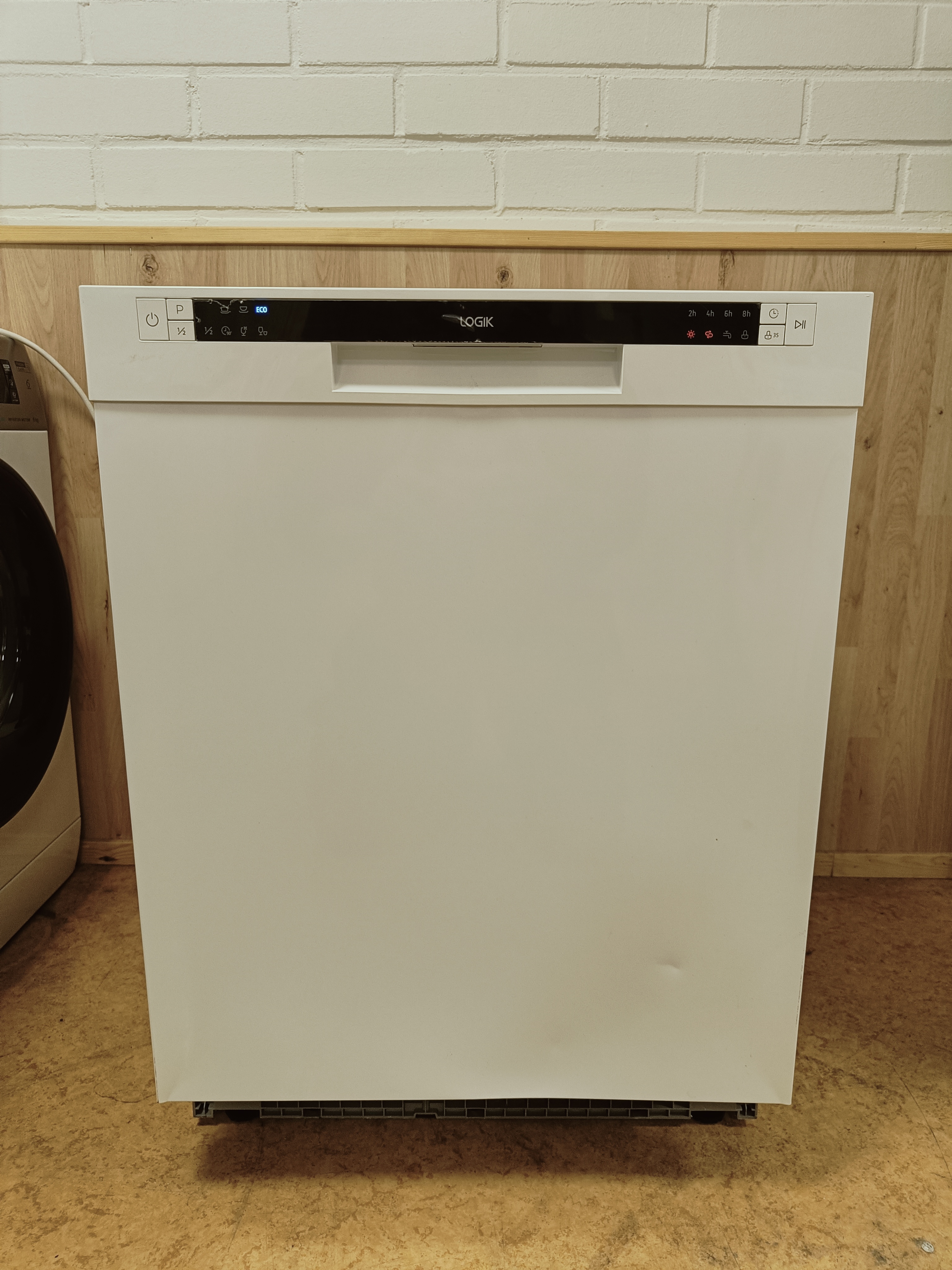 Käyttämätön Logik 60cm tiskikone 