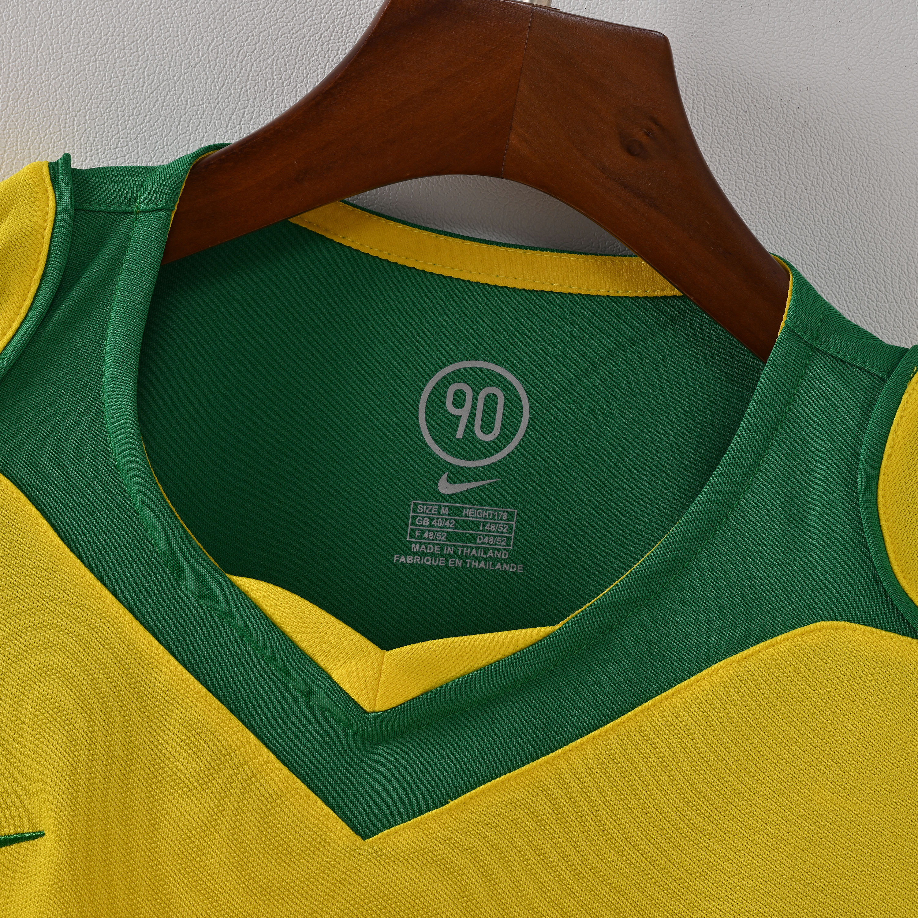 Camiseta Retro - Brasil 2004