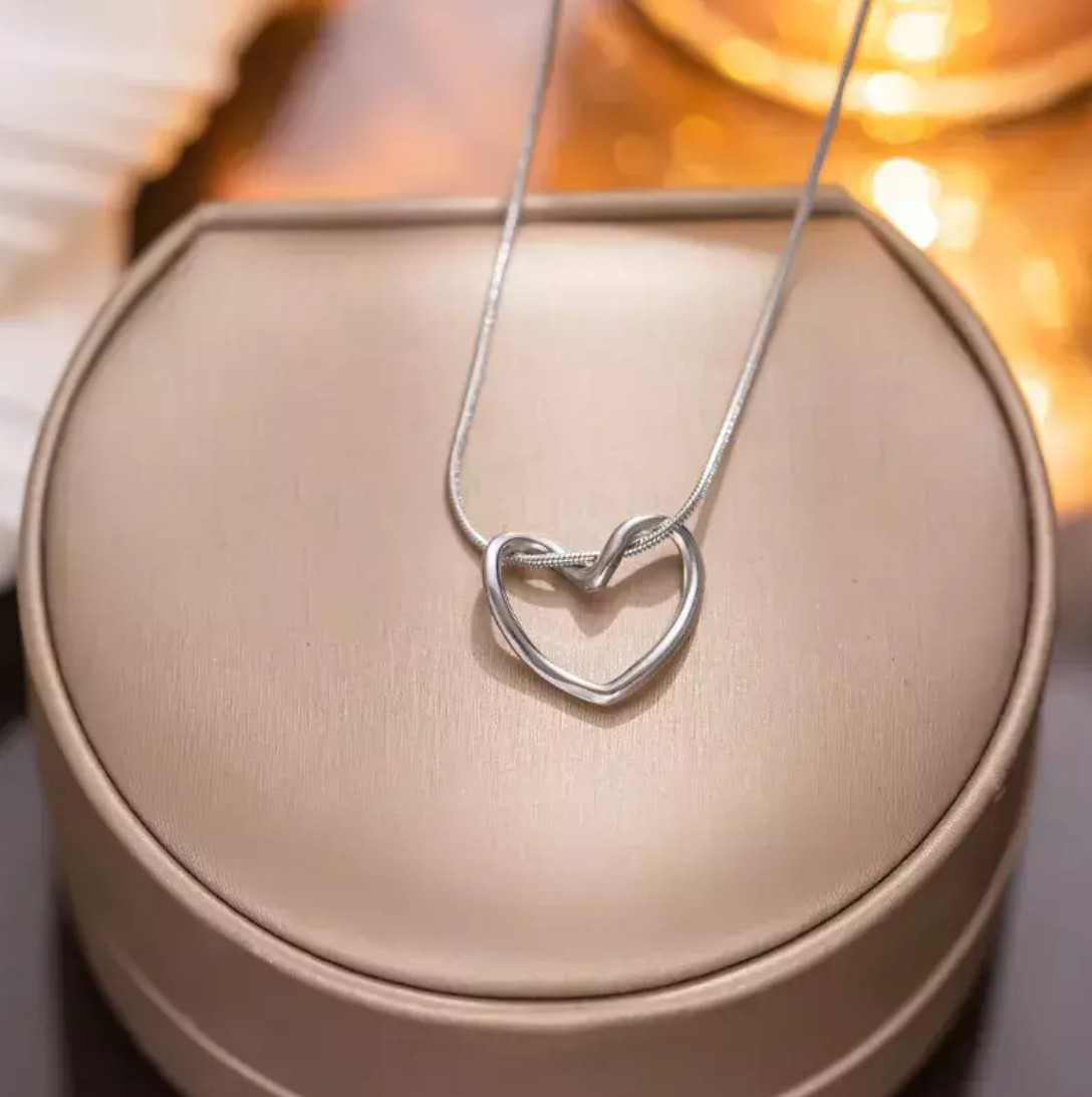 COLLAR CORAZÓN SILVER
