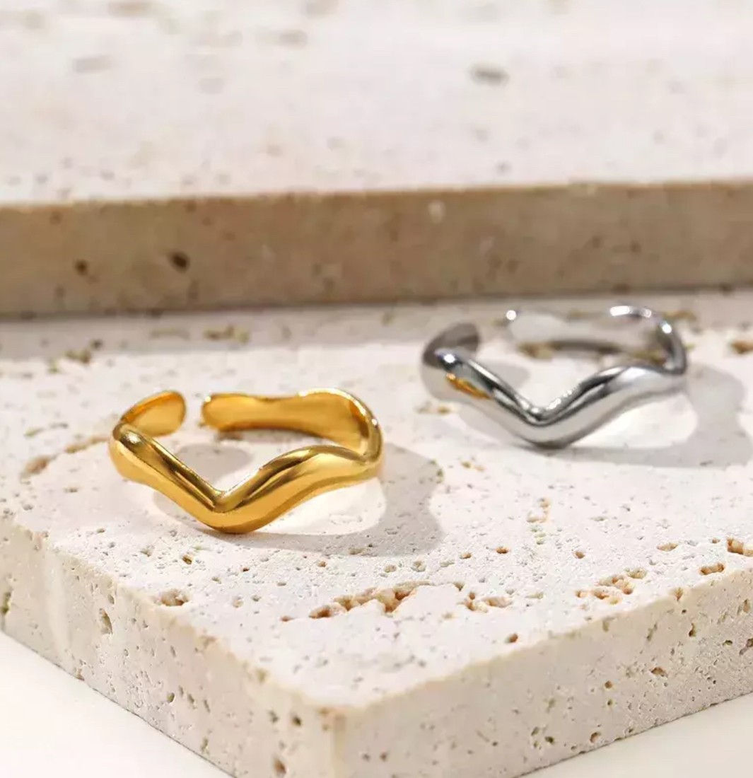 ANILLO WAVY GOLD