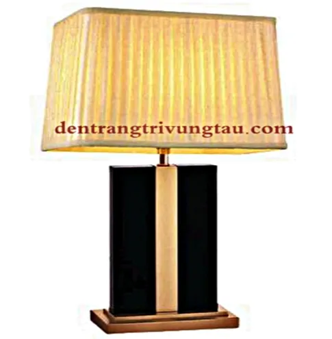 Đèn bàn nón vuông trang trí hiện đại
