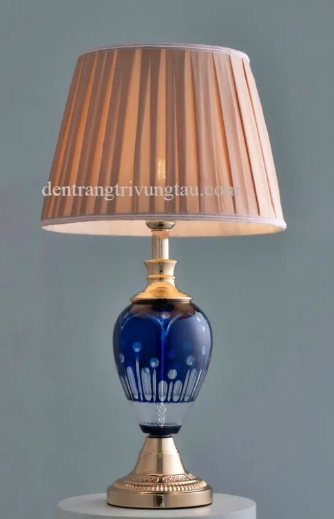 Đèn bàn nón trang trí 1605