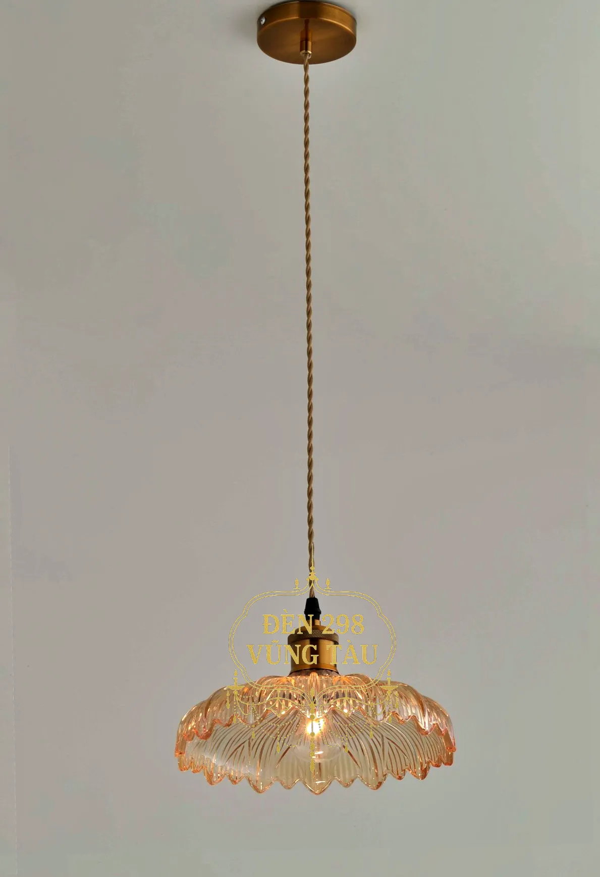 Đèn trang trí trần nhà