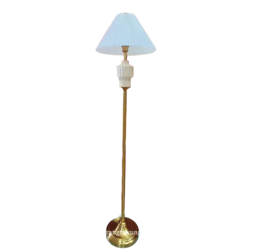 Đèn cây đứng trang trí