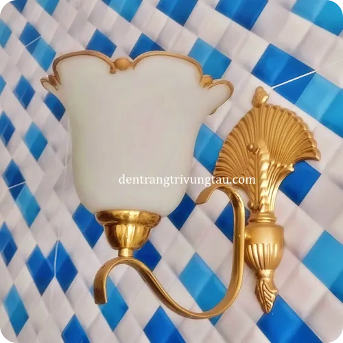 Đèn tường trang trí hoa văn cổ điển 68872