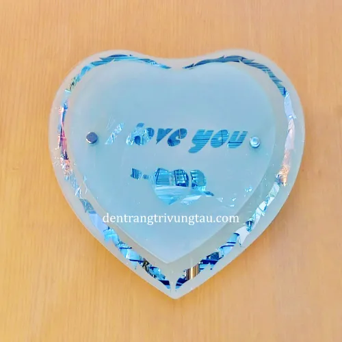 Đèn tường hình trái tim 'I love you' màu trắng
