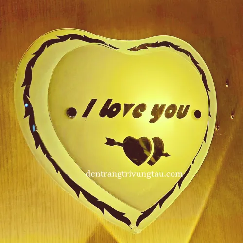 Đèn tường hình trái tim 'I love you' màu trắng