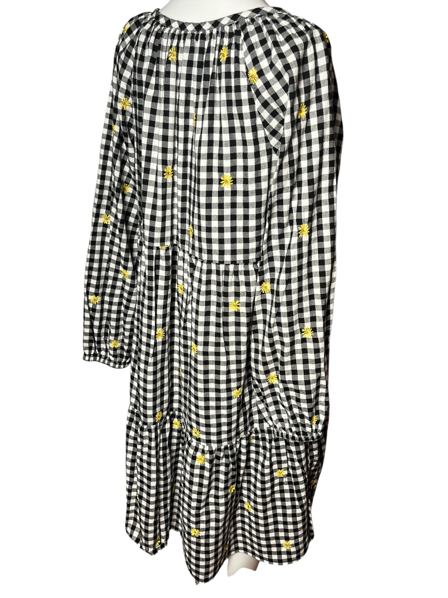 Black and White Gingham Long Sleeves Dress (size 10-12)