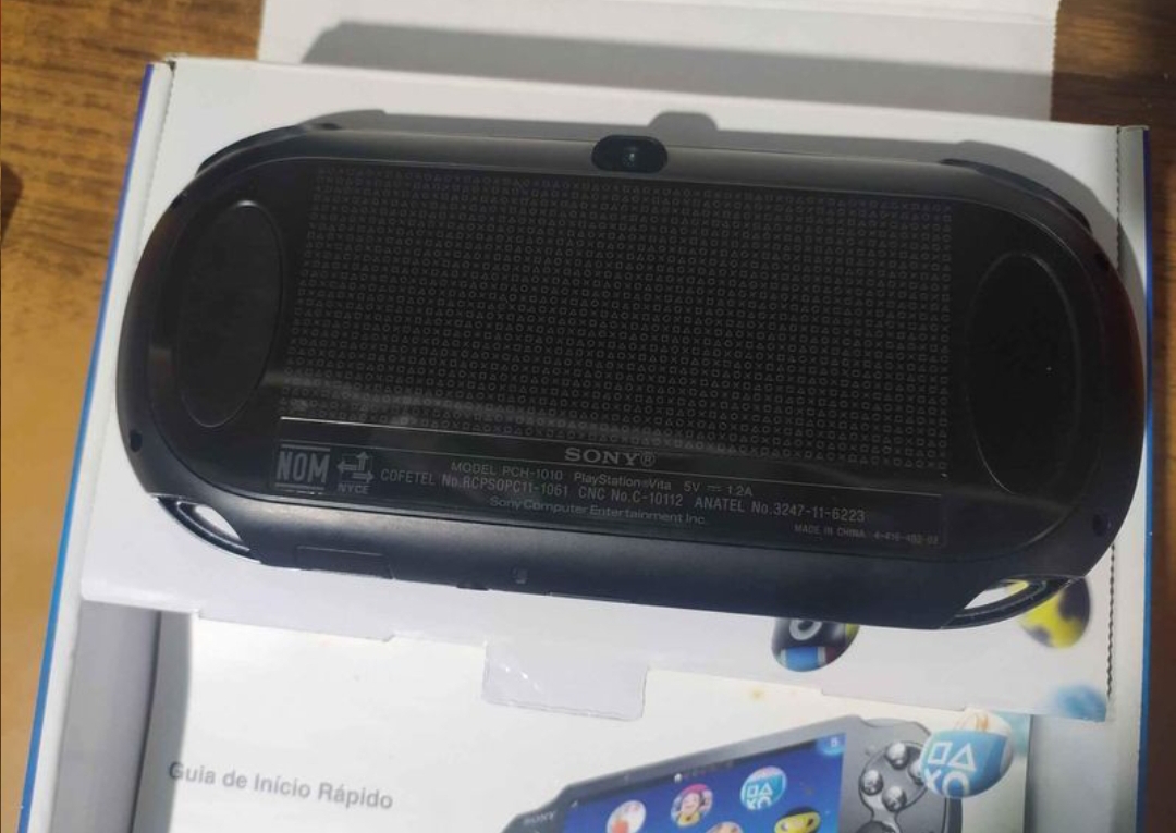 PSVITA FAT 512MB (semi-nueva)