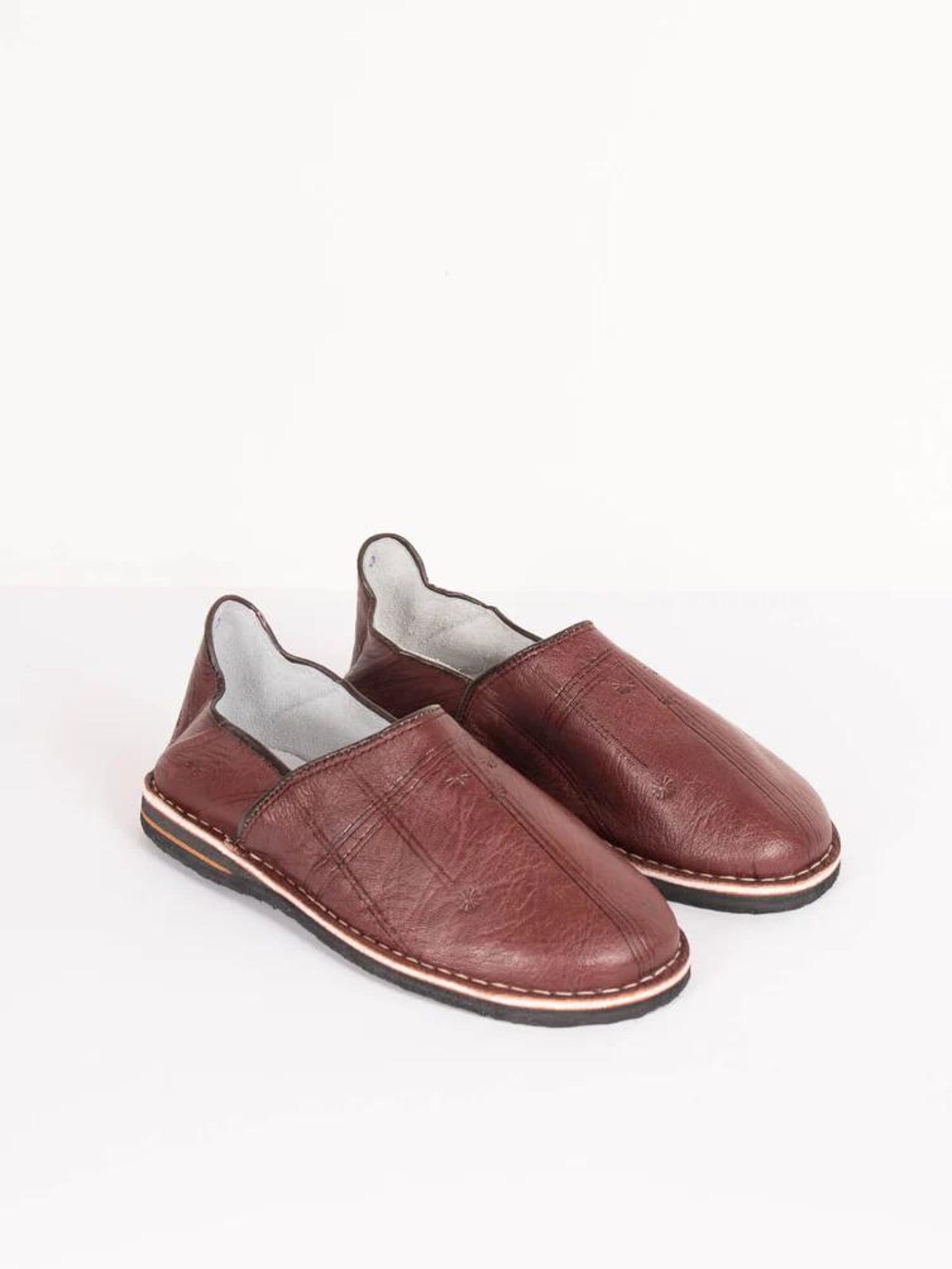 Unisex Moroccan Babouches Handmade Leather Slippers Combining Tradition, Style & Comfort Perfect for Casual Looks