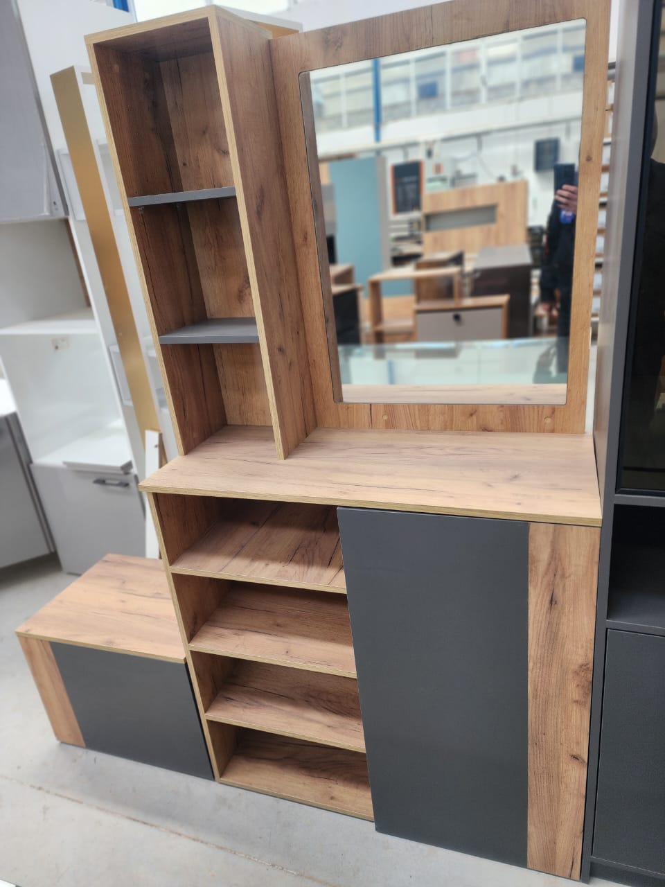 Modern Dressing Table