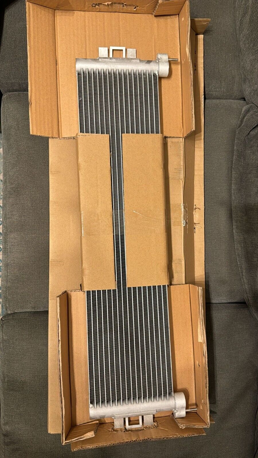 Engine Oil Cooler for BMW M3 M4 G80 G81 G82 G83 3.0 17118095293