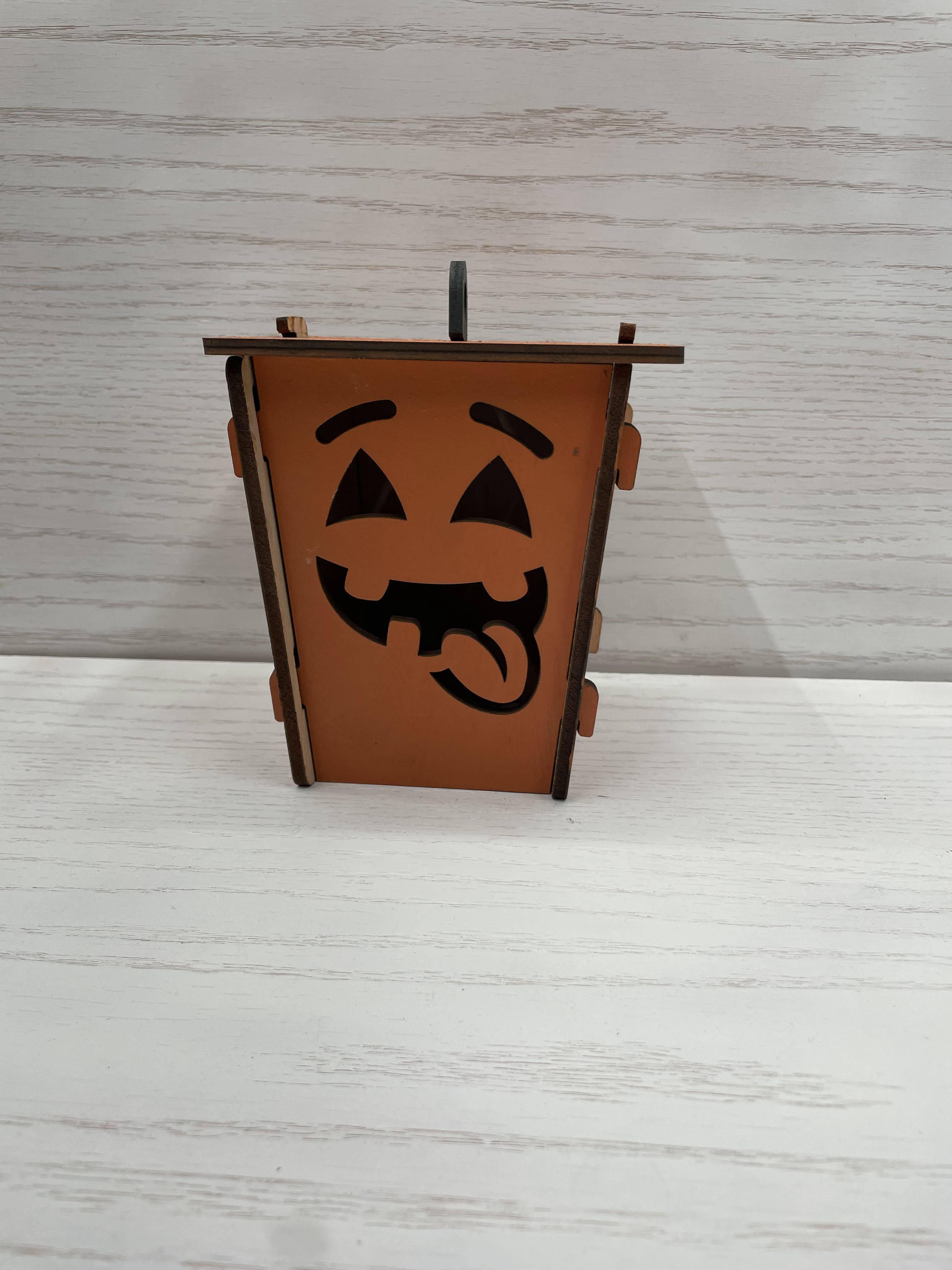 Wooden Jack-O-Lantern - Silly Face