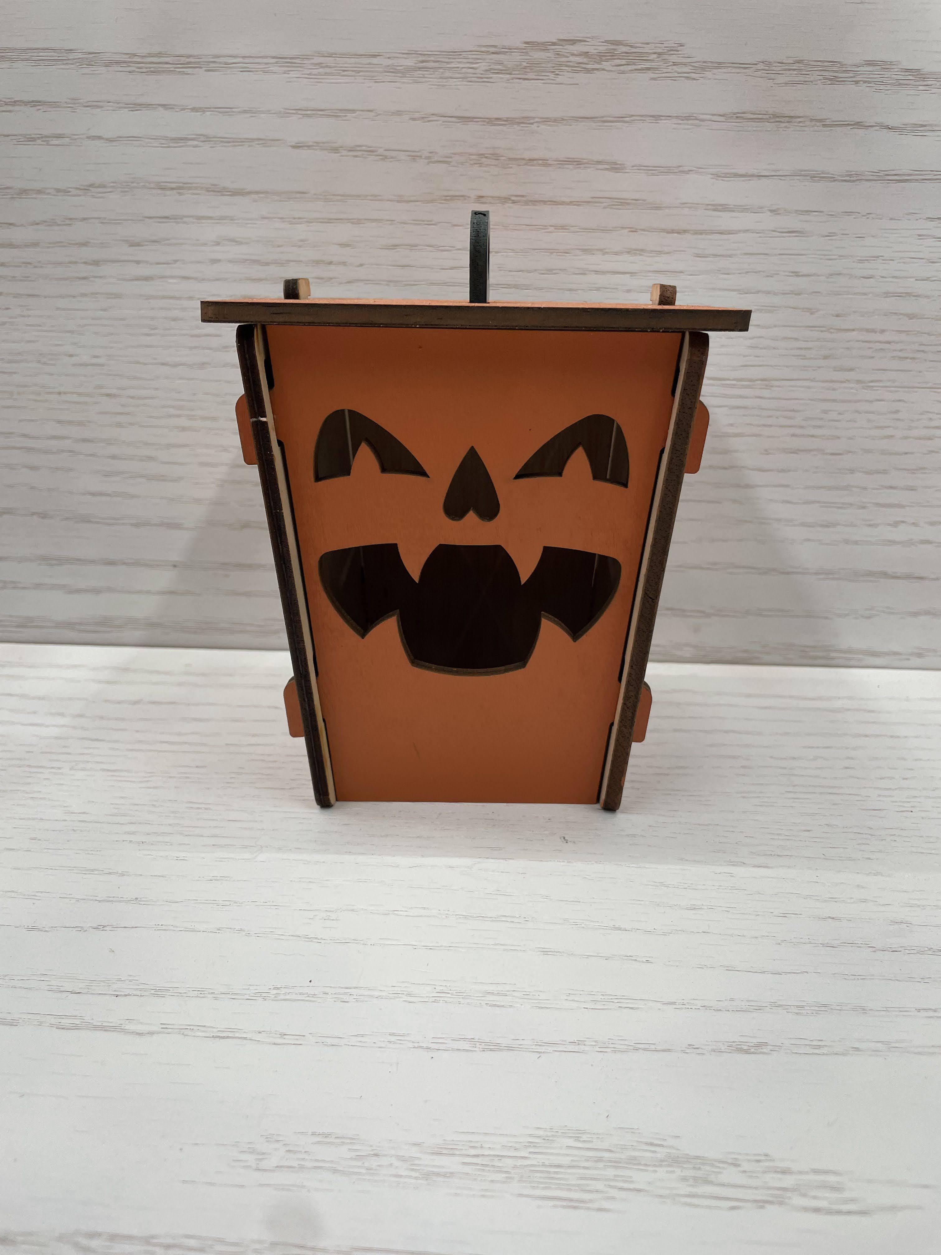 Wooden Jack-O-Lantern - Vampire