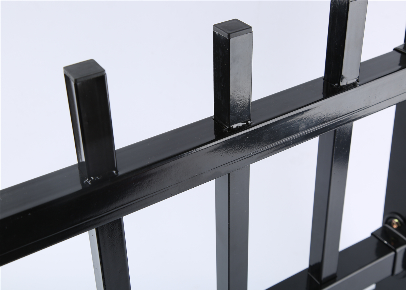 Garrison Fencing Post