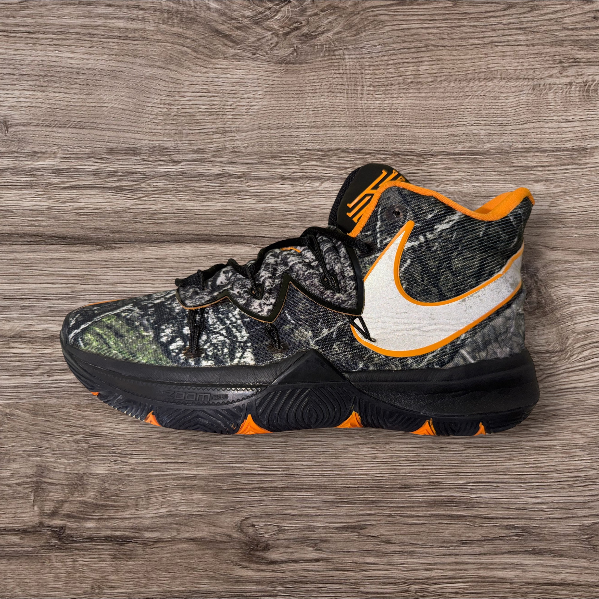 027 Nike Kyrie Basketball Shoes