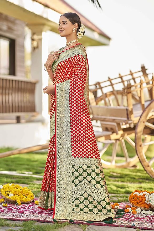 MANOHARI Most Trendy Jacquard Work Woven Saree with Unstitch Blouse Piece