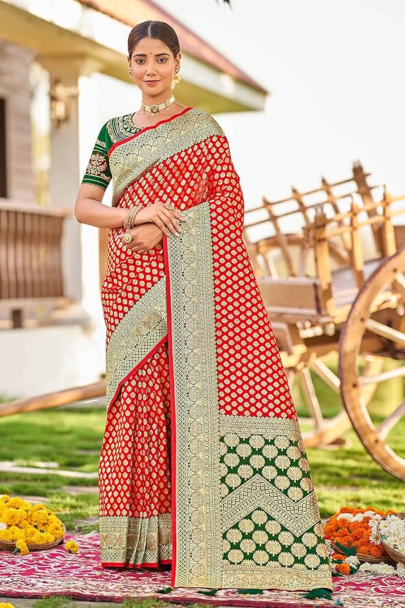MANOHARI Most Trendy Jacquard Work Woven Saree with Unstitch Blouse Piece