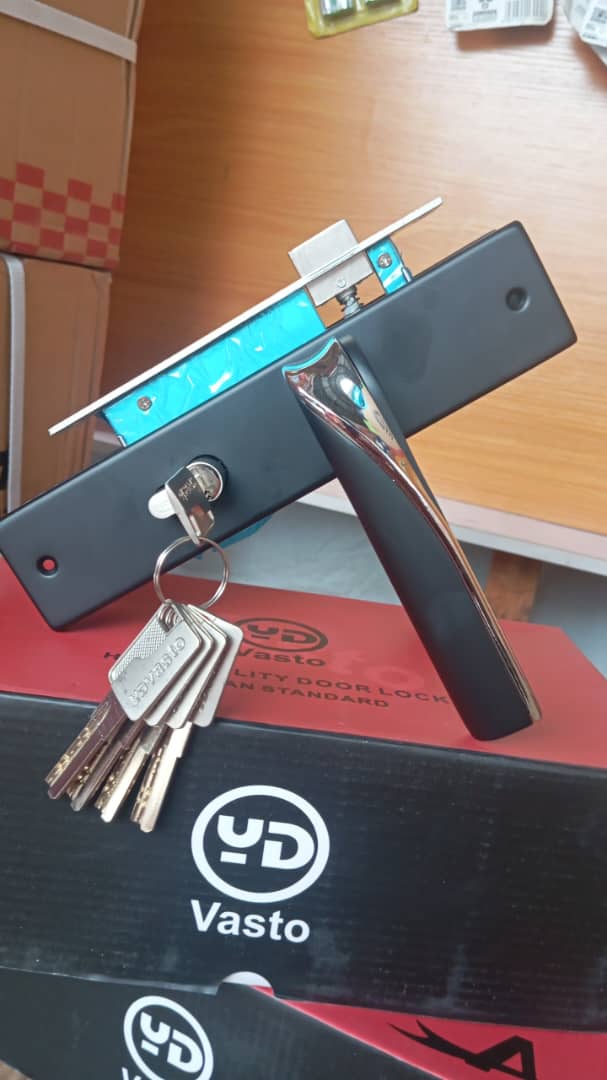 Vasto Door Handle Lock Set