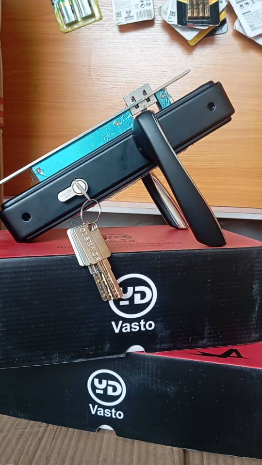 Vasto Door Lock Set