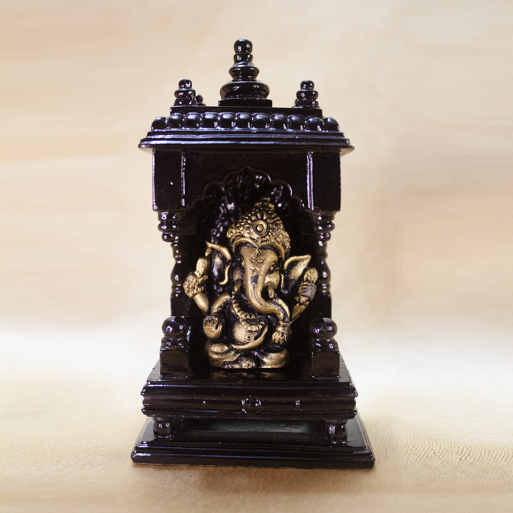 Shree Ganesha Idol with Fiber Temple
