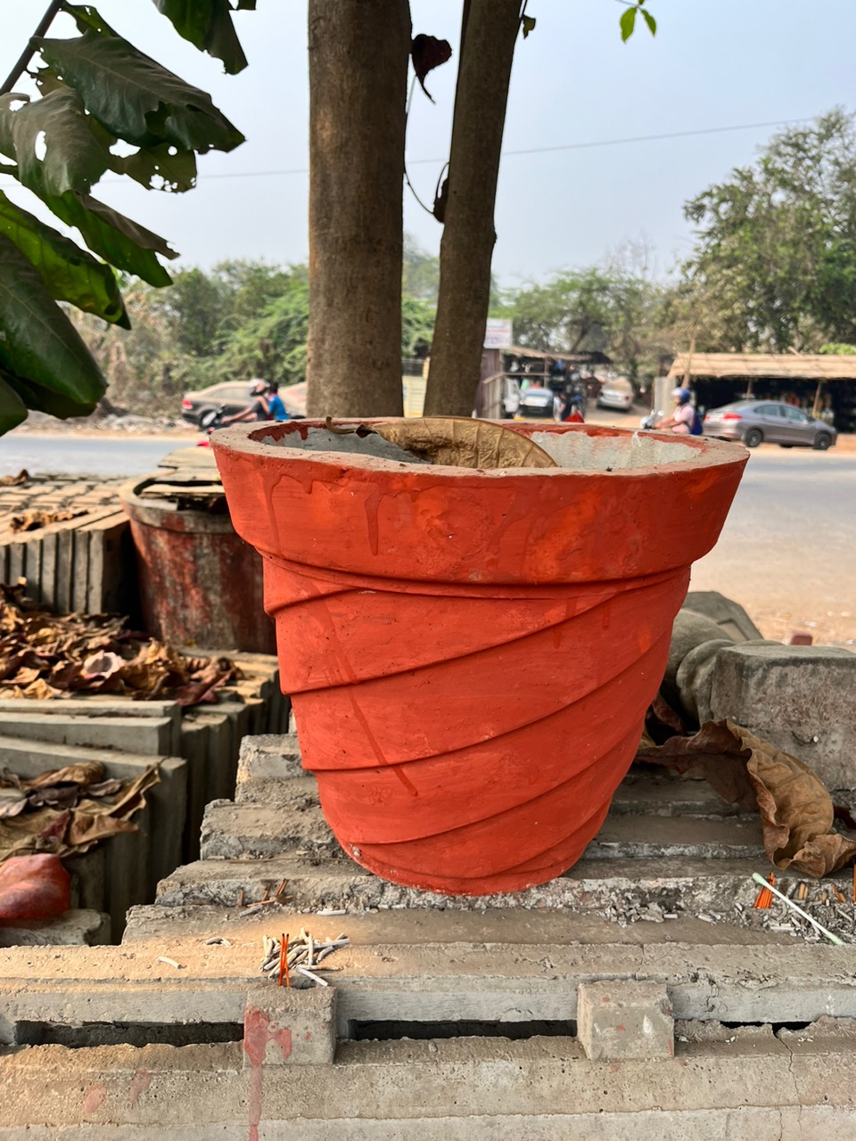 Spiral Design Terracotta Flower Pot - Rental