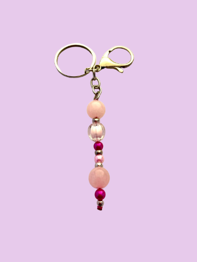 Llavero con cuentas rosas