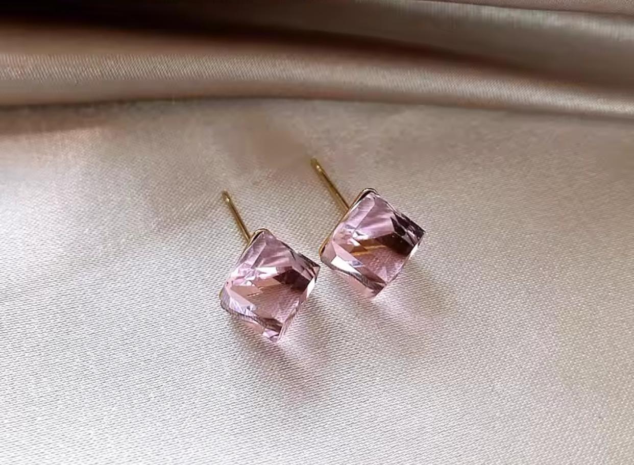 Premium Quality stainless Steel Studs