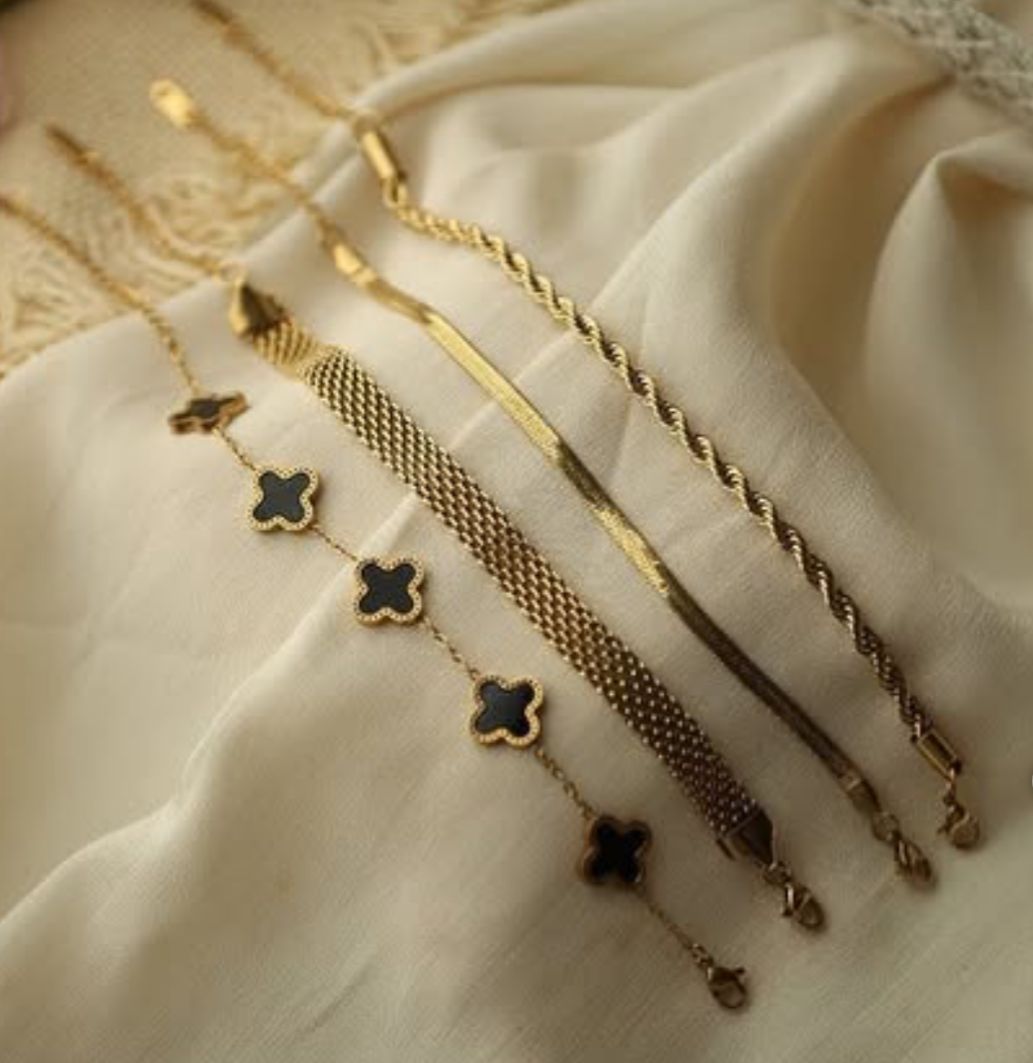 Stainless Steel Premium Quality Bracelets(Pack Of Four)